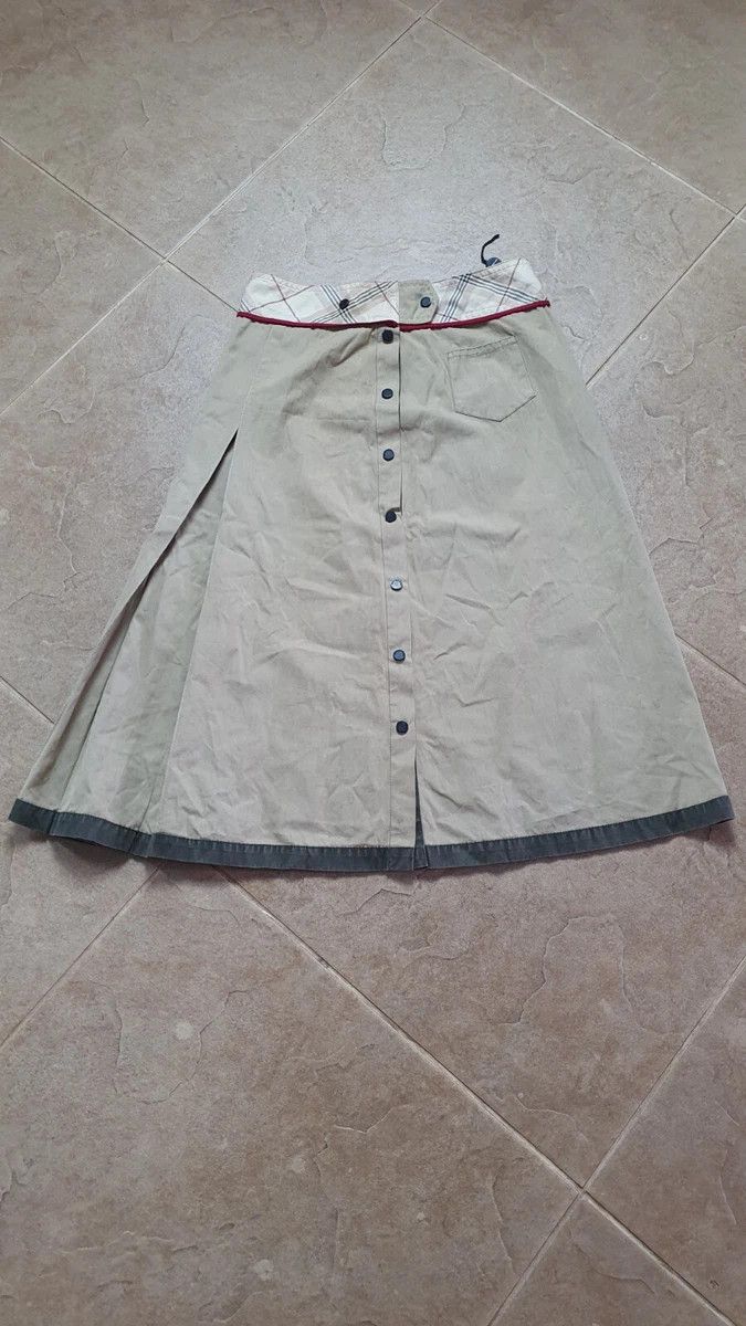 Burberry Vinage Rare girls women's skirts Burberry biege Midi Size 23" - 1 Thumbnail