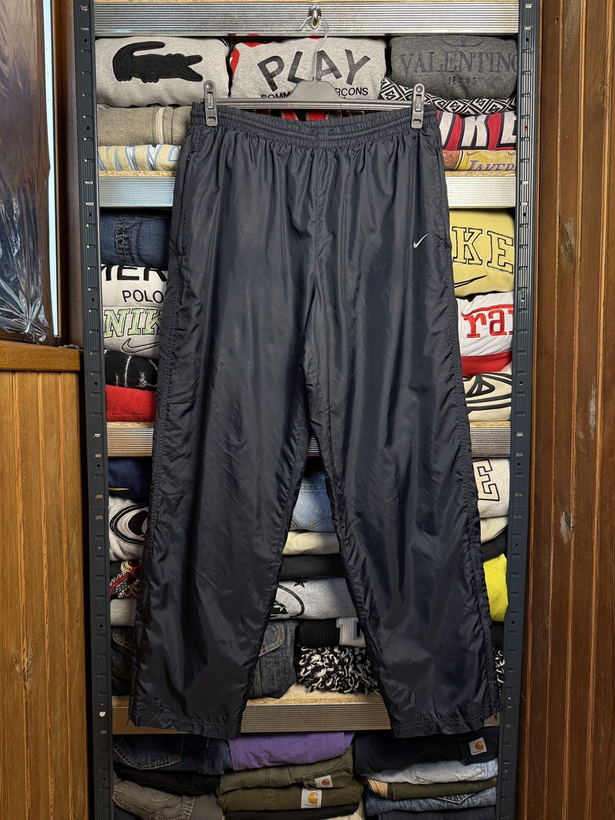 Nike vintage Nike nylon pants streetwear japan Y2K Size US 36 / EU 52 - 1 Thumbnail