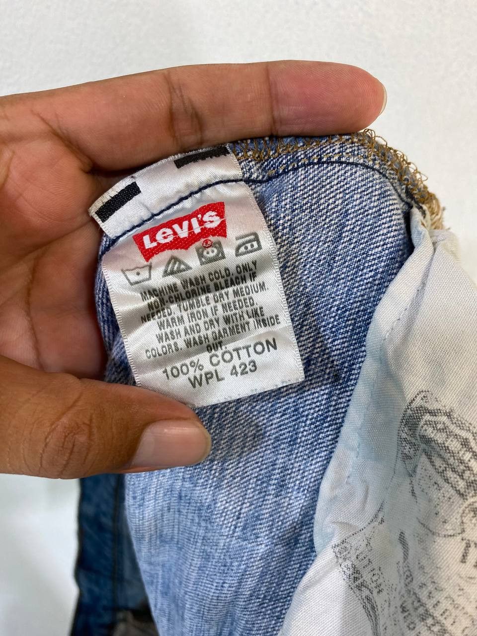 Levi's vintage levis 501 distressed denim nice design Size US 37 - 11 Thumbnail