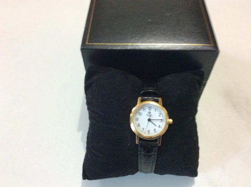 Royal Robbins Royal white dial black leather strap watch Size ONE SIZE - 2 Thumbnail
