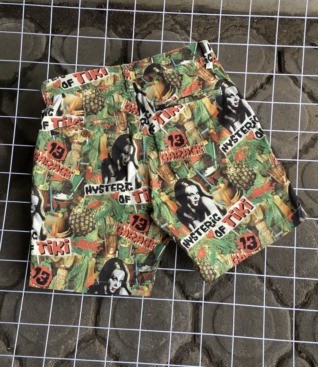 Hysteric Glamour Hysteric Glamour - Hysteric Of Tiki Short Pants Size US 31 - 3 Thumbnail