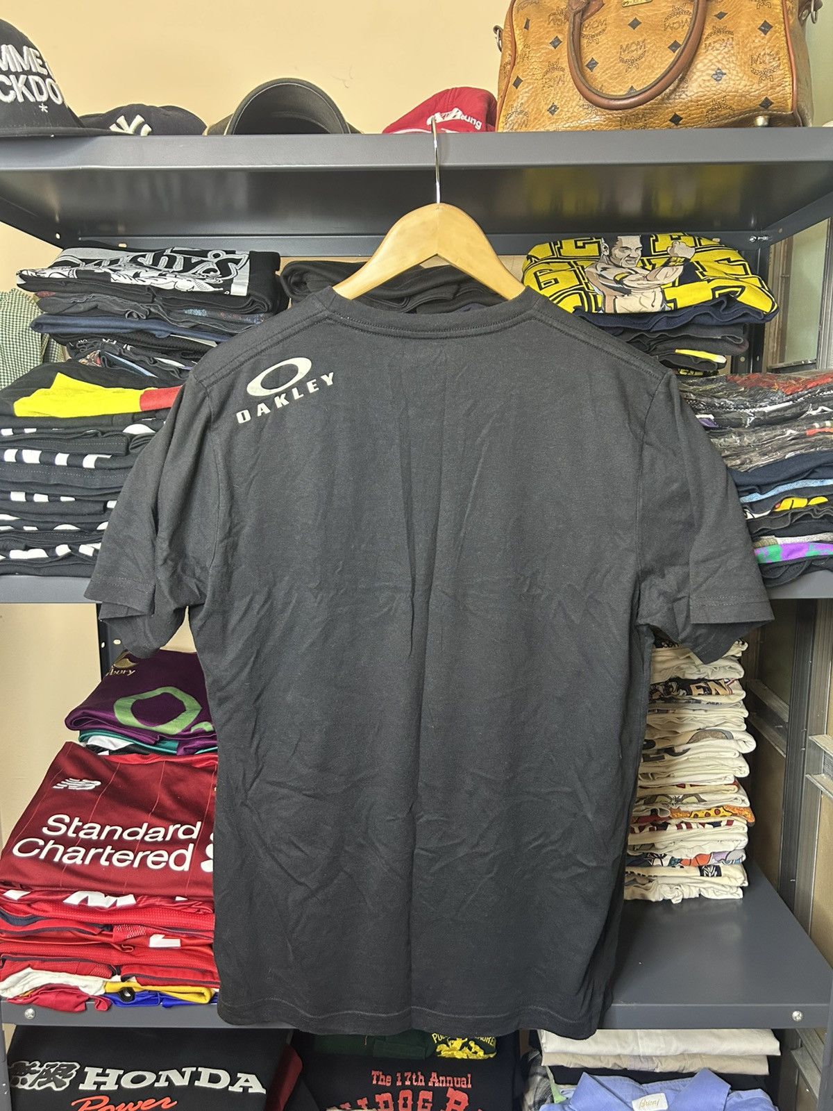 Vintage Oakley Logo Camo Embroidered Black T-Shirt M Size US L / EU 52-54 / 3 - 3 Thumbnail