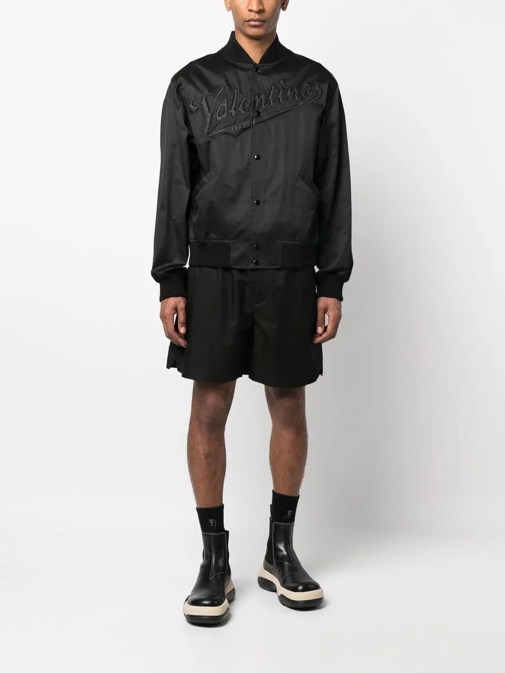 Valentino o1y0525 Logo Short in Black Size US 30 / EU 46 - 5 Thumbnail