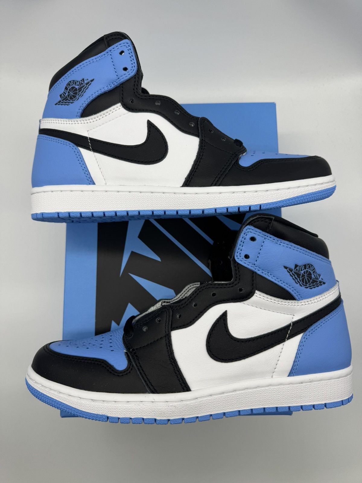 Nike Nike Air Jordan 1 Retro High OG UNC Toe University Blue Size US 8 / EU 41 - 2 Thumbnail