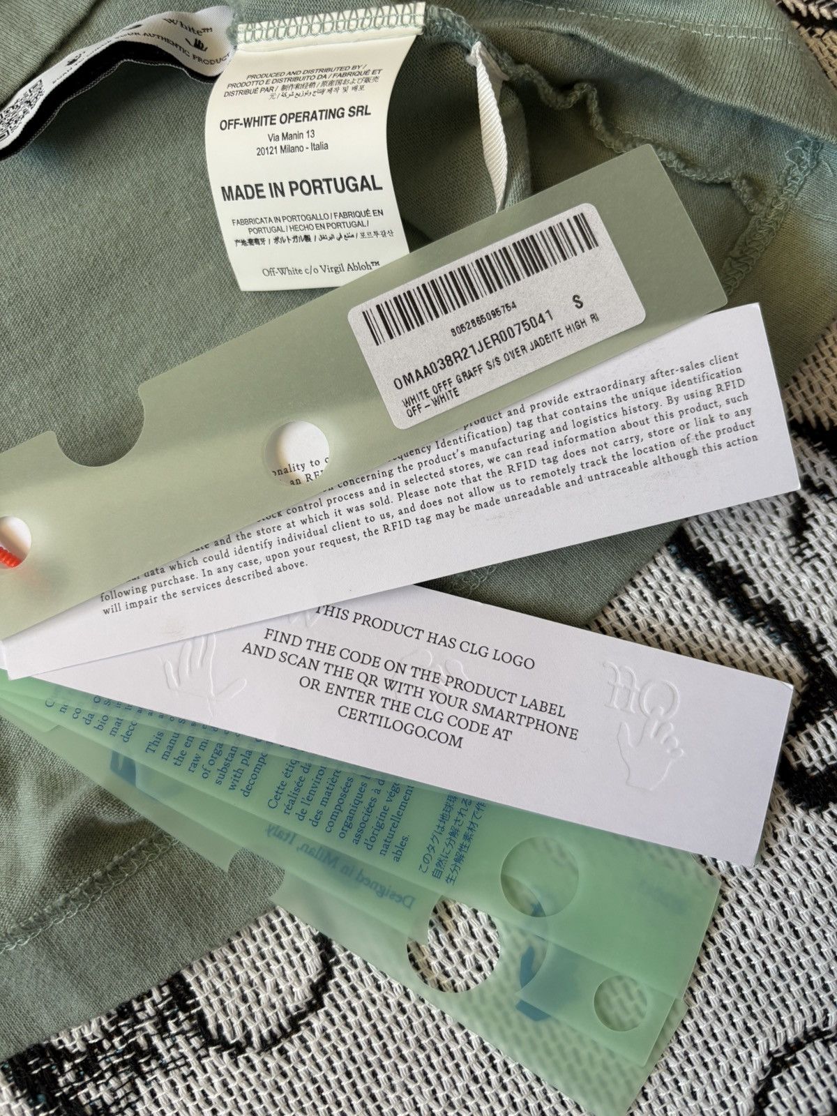 Off-White WHITE OFFF! GRAFFITI OVERSIZED S/S JADEITE Size US L / EU 52-54 / 3 - 7 Thumbnail