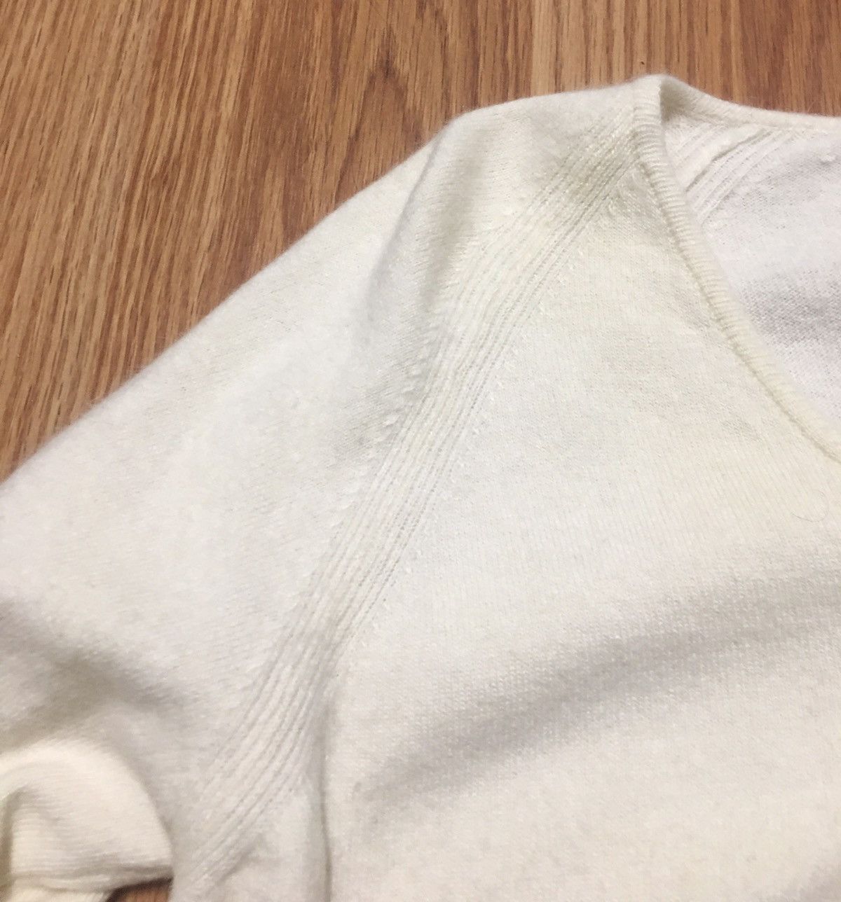 Valentino × Vintage VALENTINO Sport Ivory Cashmere V-neck Vintage Sweater Size M / US 6-8 / IT 42-44 - 10 Thumbnail