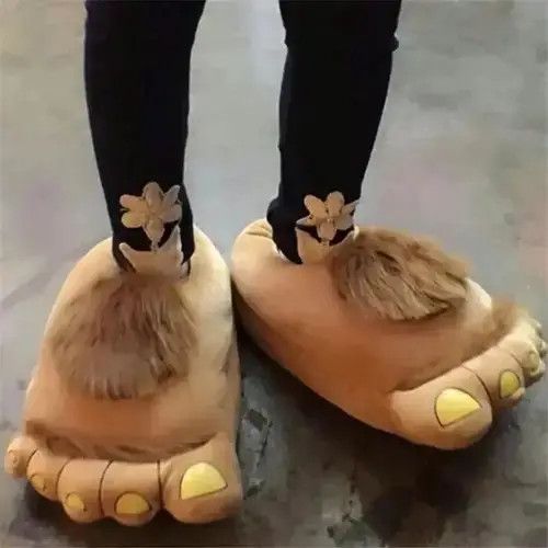 Designer Big Foot Slippers. Size US 10 / EU 43 - 2 Thumbnail
