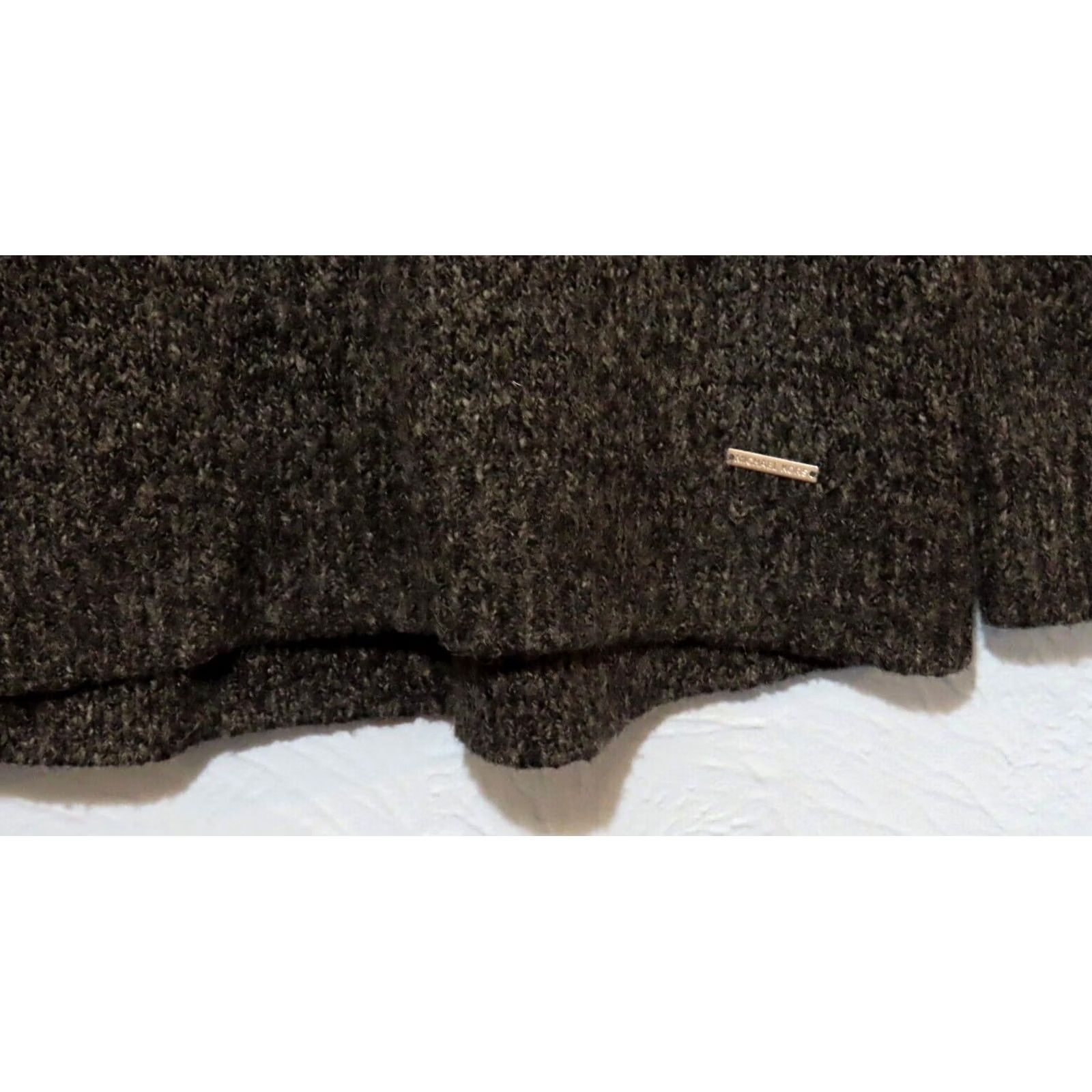 Michael Kors Michael Kors Pullover Sweater Women's M V-Neck Gray Knit Size M / US 6-8 / IT 42-44 - 2 Thumbnail