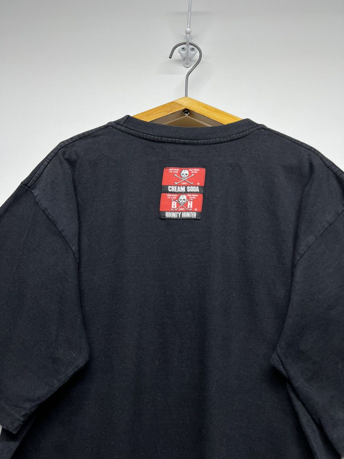 Vintage Vintage Y2k BOUNTY HUNTER x Dragon Hunter Faded T-Shirt Size US L / EU 52-54 / 3 - 8 Thumbnail