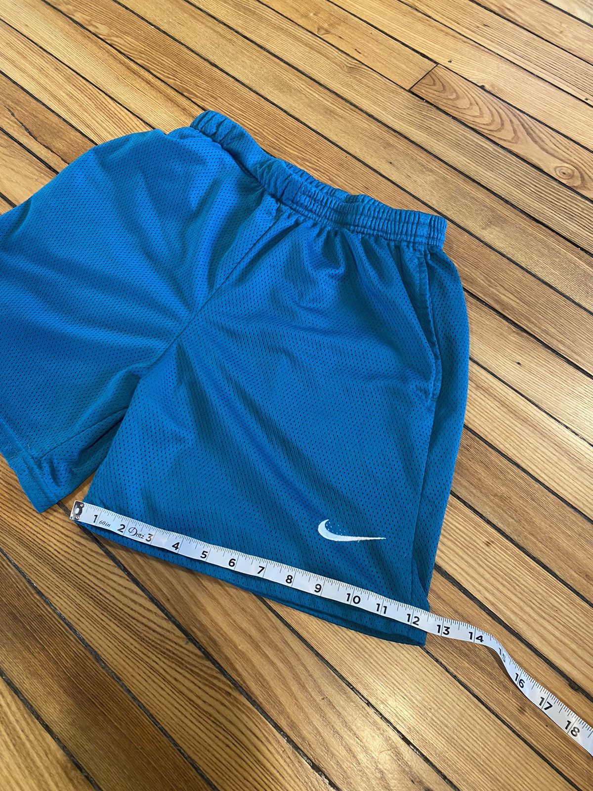 Nike vintage Nike mesh shorts Medium Size US 32 / EU 48 - 4 Thumbnail