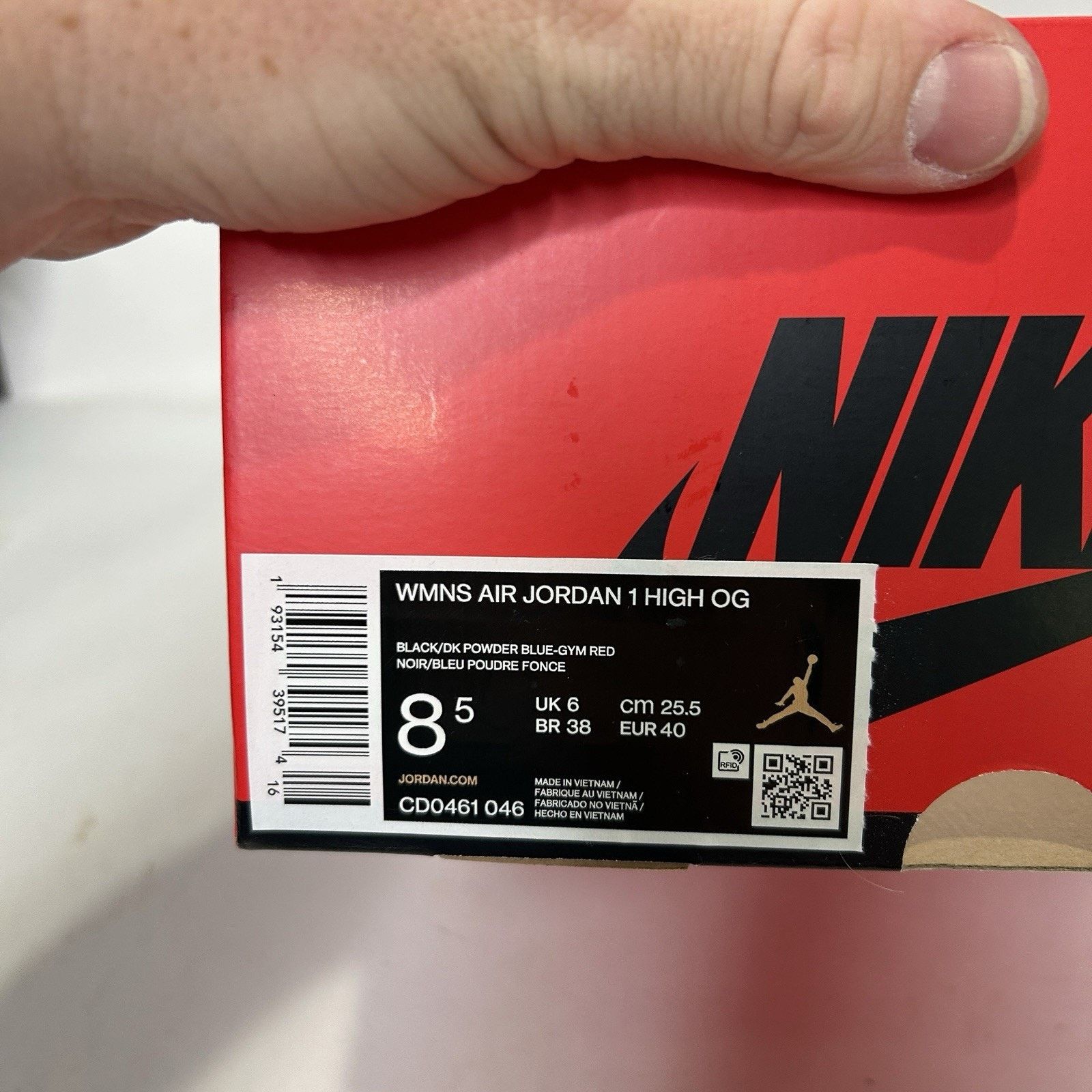 Jordan Brand Nike Air Jordan 1 Retro High WMNS “UNC To Chicago” Size US 8.5 / IT 38.5 - 5 Thumbnail