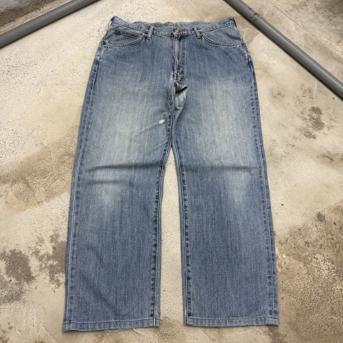 Wrangler Vintage Wrangler Light Wash Distressed Denim Pants Size US 36 / EU 52 - 3 Thumbnail