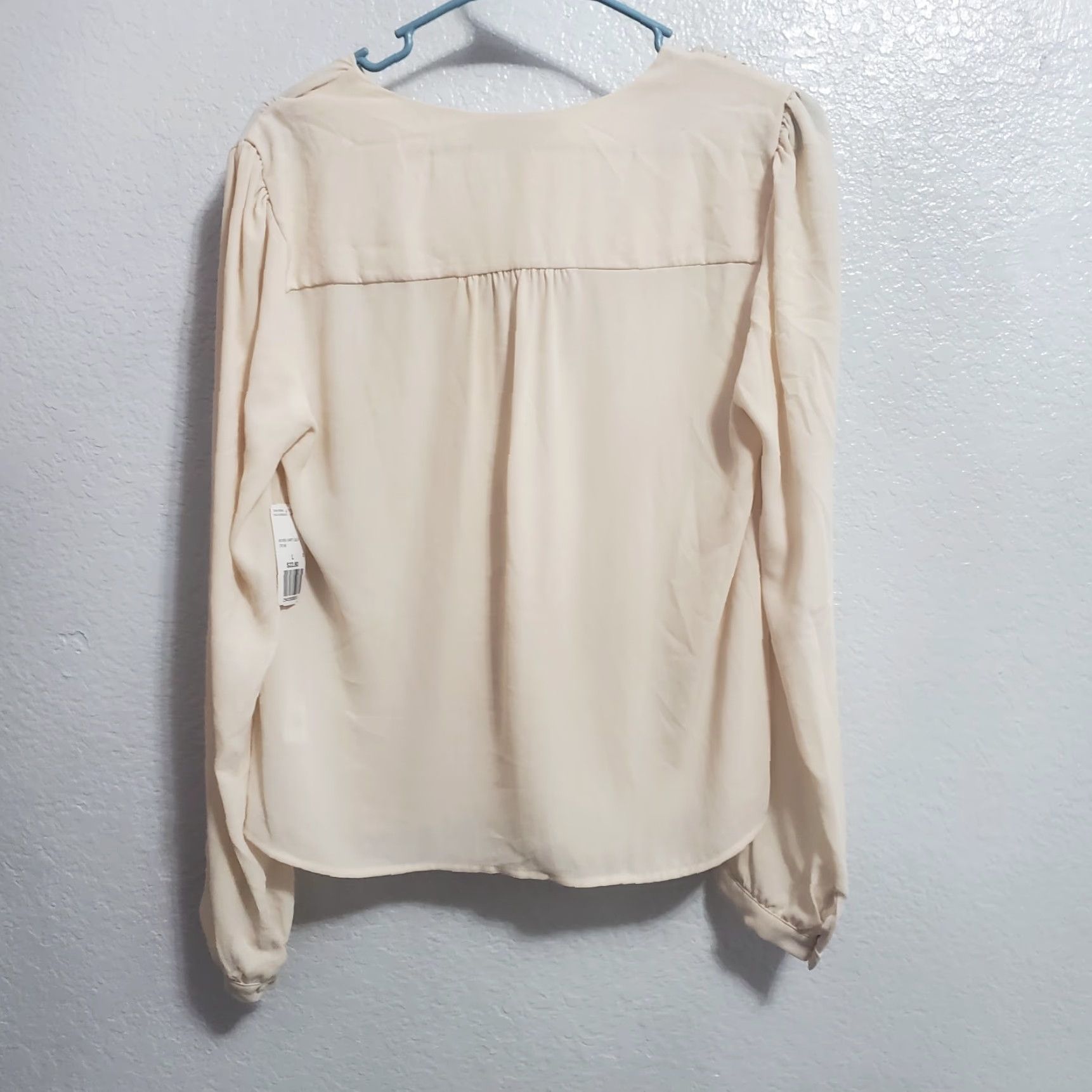 Forever 21 Forever 21 Top Women L Cream Button Up Blouse Academia Neutral Minimalist Office Shirt Size L / US 10 / IT 46 - 2 Thumbnail