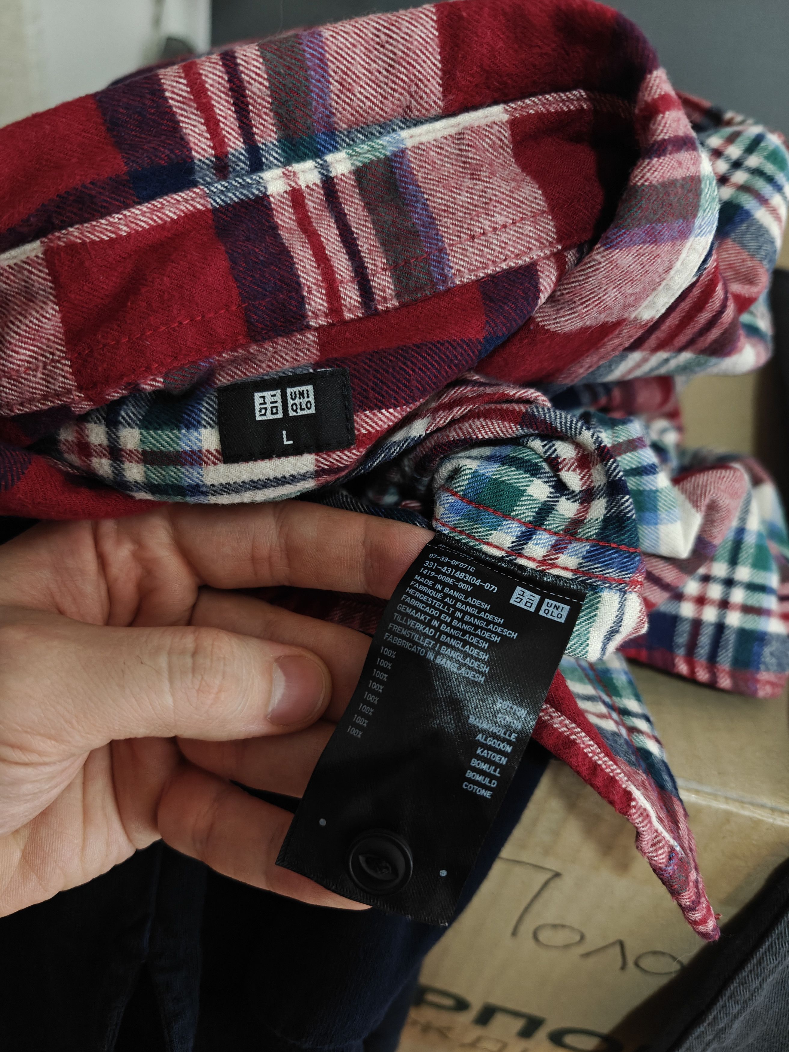 Uniqlo Uniqlo Check Flannel Shirt Cotton Collared size L Size US L / EU 52-54 / 3 - 8 Thumbnail