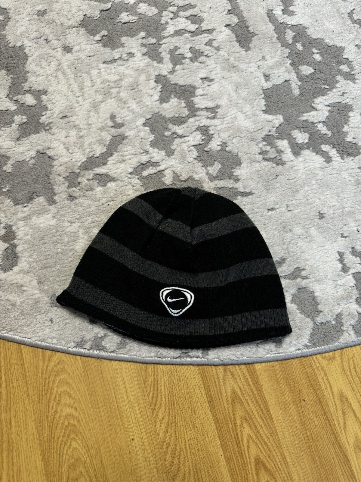 Nike × Vintage Vintage Nike Reversible Black Stripped Hat White Swoosh Size ONE SIZE - 4 Thumbnail
