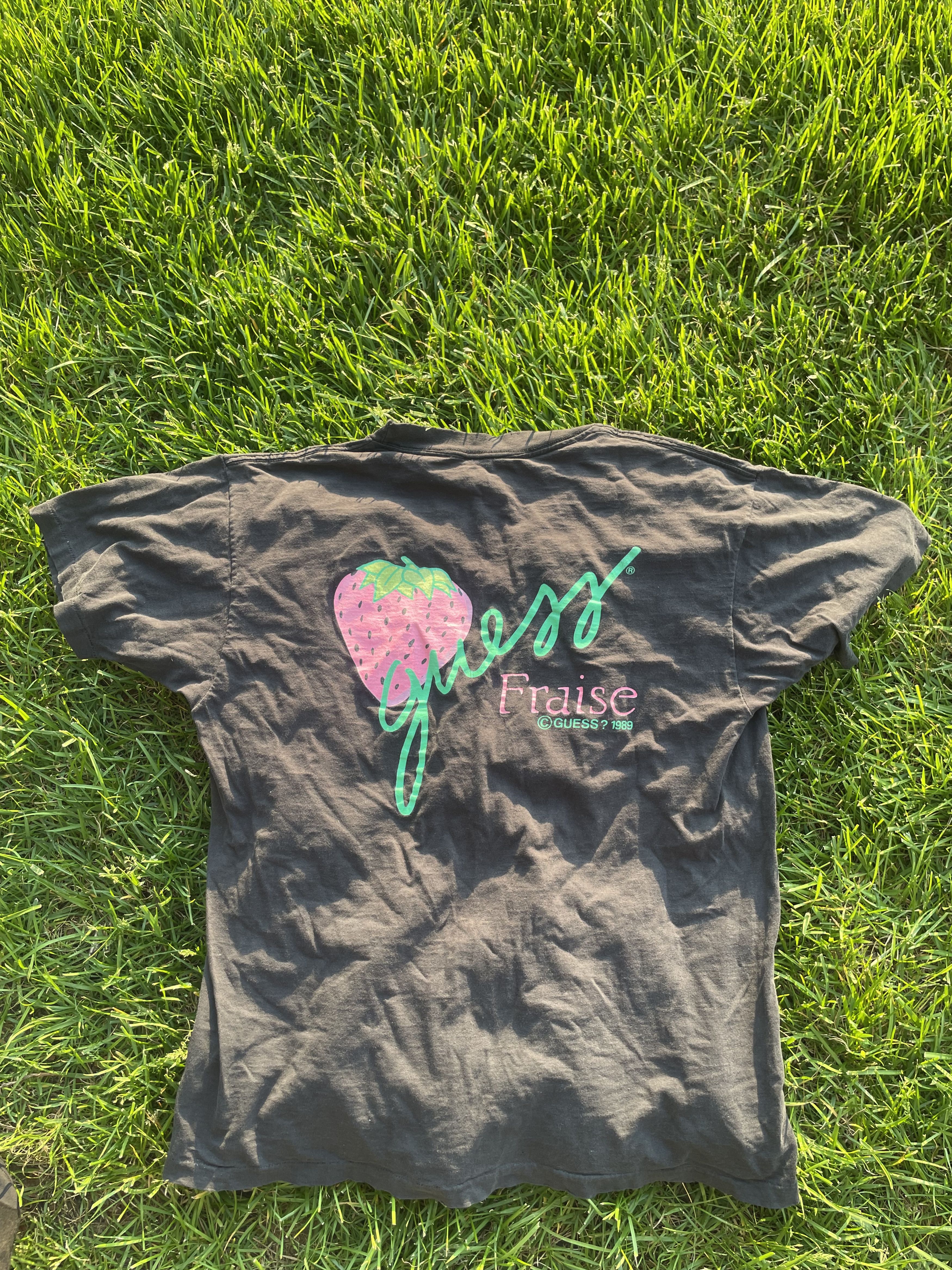 Guess Guess Fraise Vintage Black Tee Size US L / EU 52-54 / 3 - 2 Thumbnail
