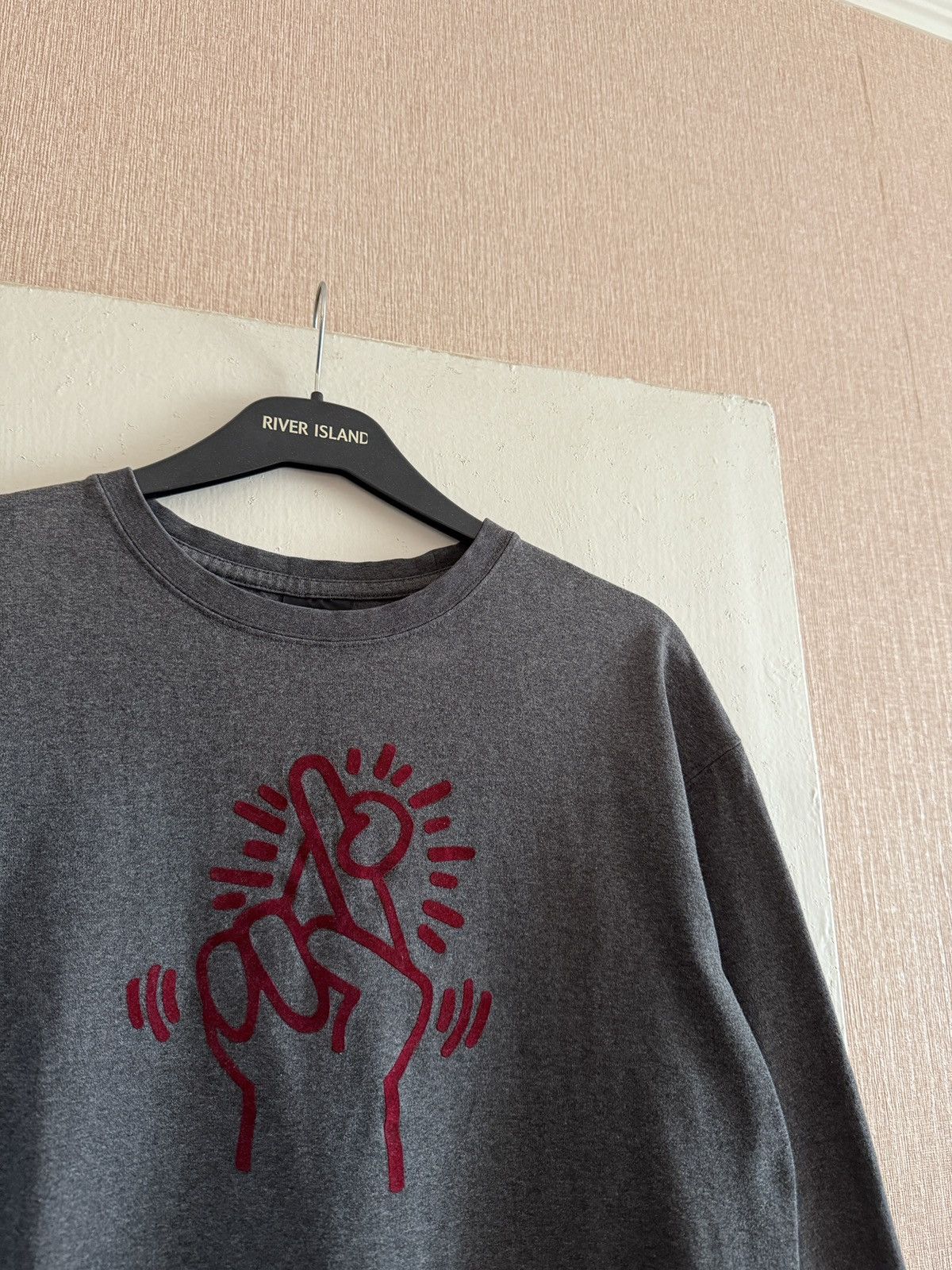 Keith Haring Vintage Uniqlo x Keith Haring Long Sleeve Tee Grey Graphic Size US M / EU 48-50 / 2 - 4 Thumbnail