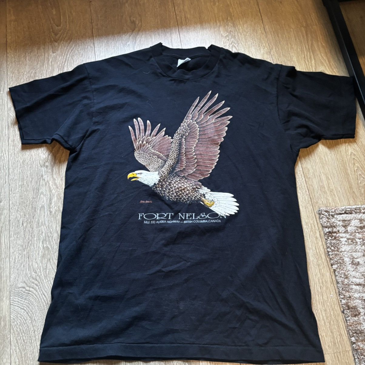Fruit Of The Loom Vintage 1990s Fort Nelson Eagle Graphic T Shirt Size US XL / EU 56 / 4 - 1 Thumbnail