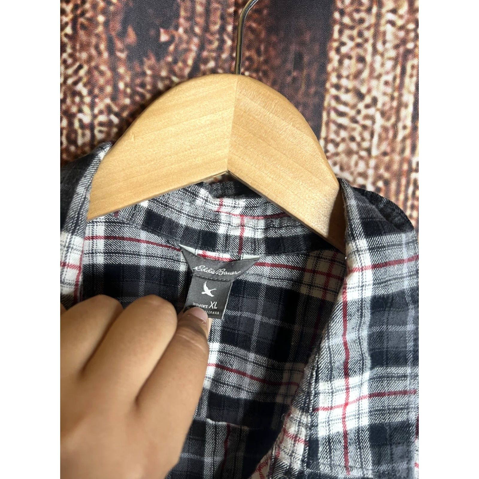 Eddie Bauer Eddie Bauer Shirt Women's XL Gray Plaid Button Up Shirt XL Gray Plaid Eddie Bauer Women’s Long Sleeve Button Up Shirt Size XL / US 12-14 / IT 48-50 - 2 Thumbnail