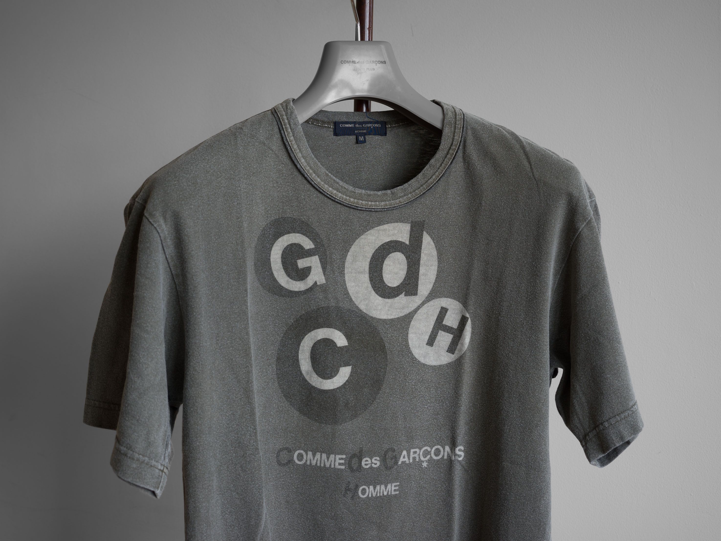 Comme des Garcons Homme SS2005 COMME des GARCONS HOMME LOGO PRINT T-SHIRT Size US M / EU 48-50 / 2 - 6 Thumbnail