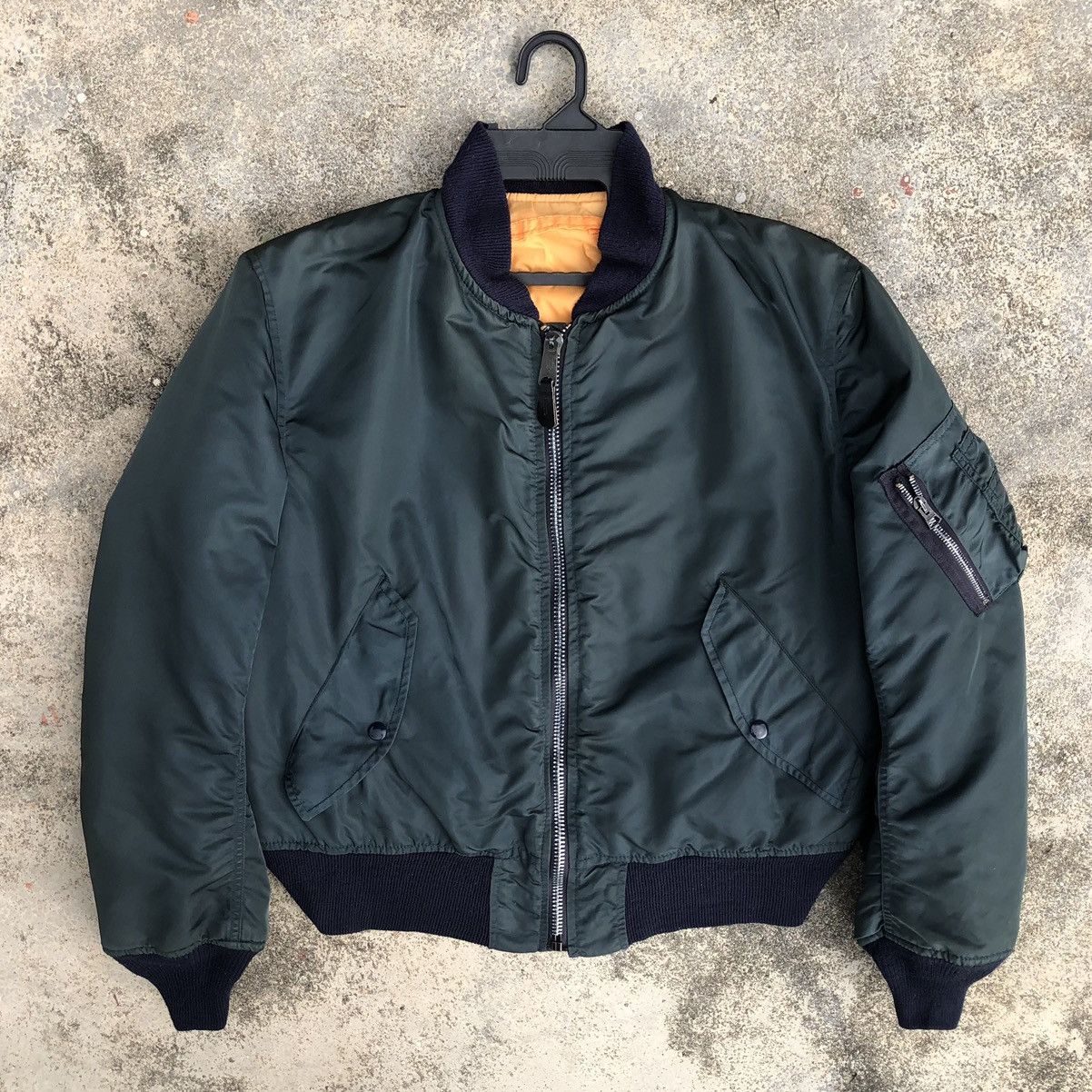 Vintage Vintage Flyers Intermediate Ma-1 Bomber Jacket Made in USA🇺🇸 Size US M / EU 48-50 / 2 - 3 Thumbnail