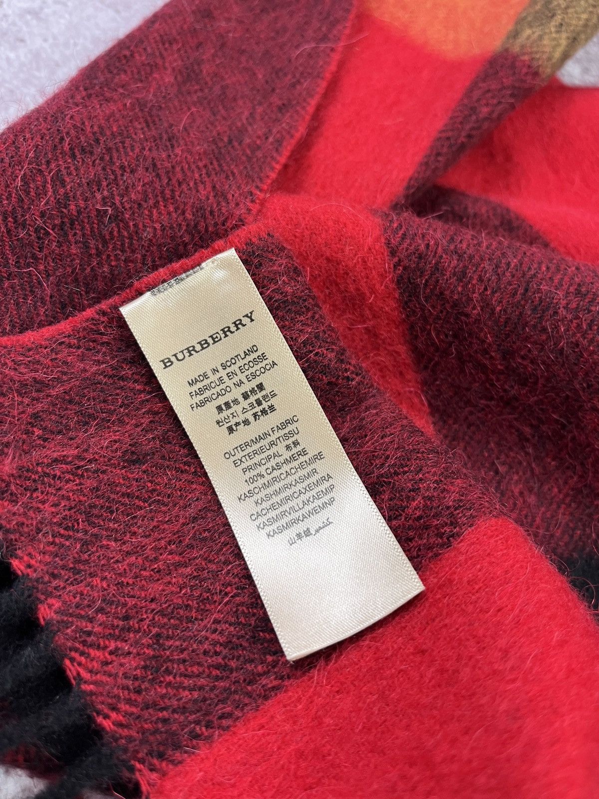 Burberry Giant Check Cashmere Scarf Camel Check Size ONE SIZE - 6 Thumbnail