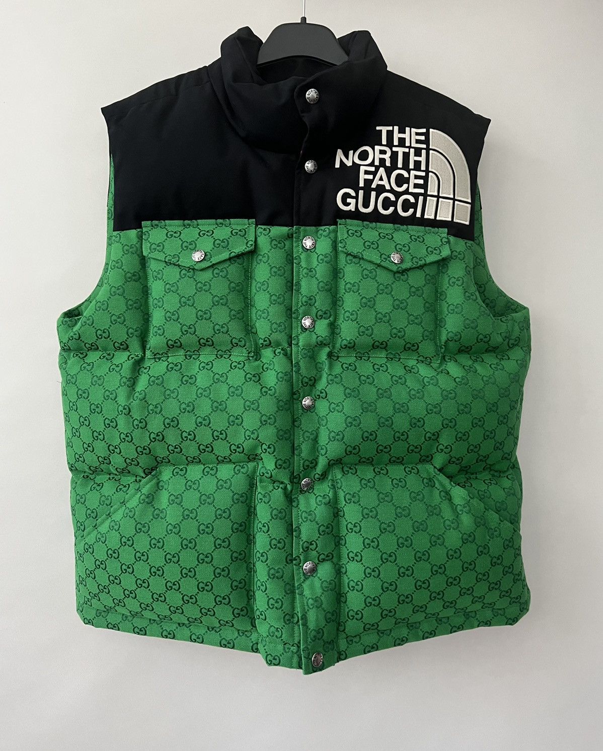 new GUCCI THE NORTH FACE beige big logo GG monogram padded vest