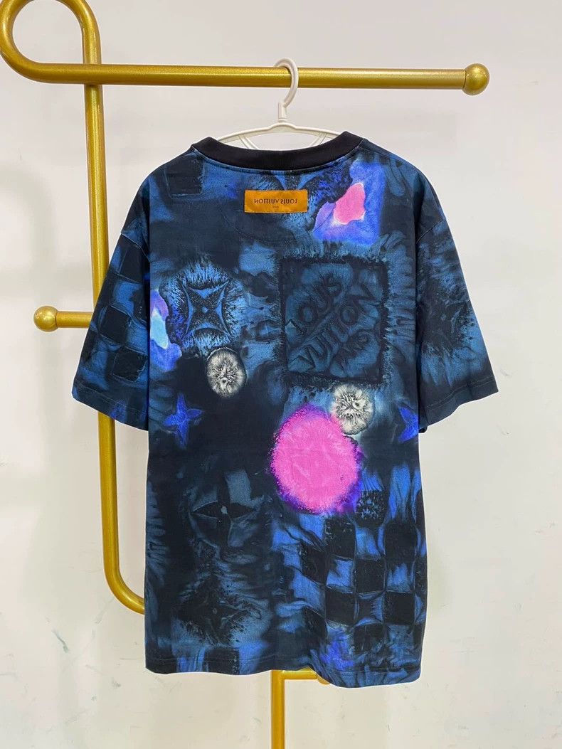 Louis Vuitton Louis Vuitton size 4l Tie-dyed digital printed short sleeve Size US M / EU 48-50 / 2 - 2 Thumbnail