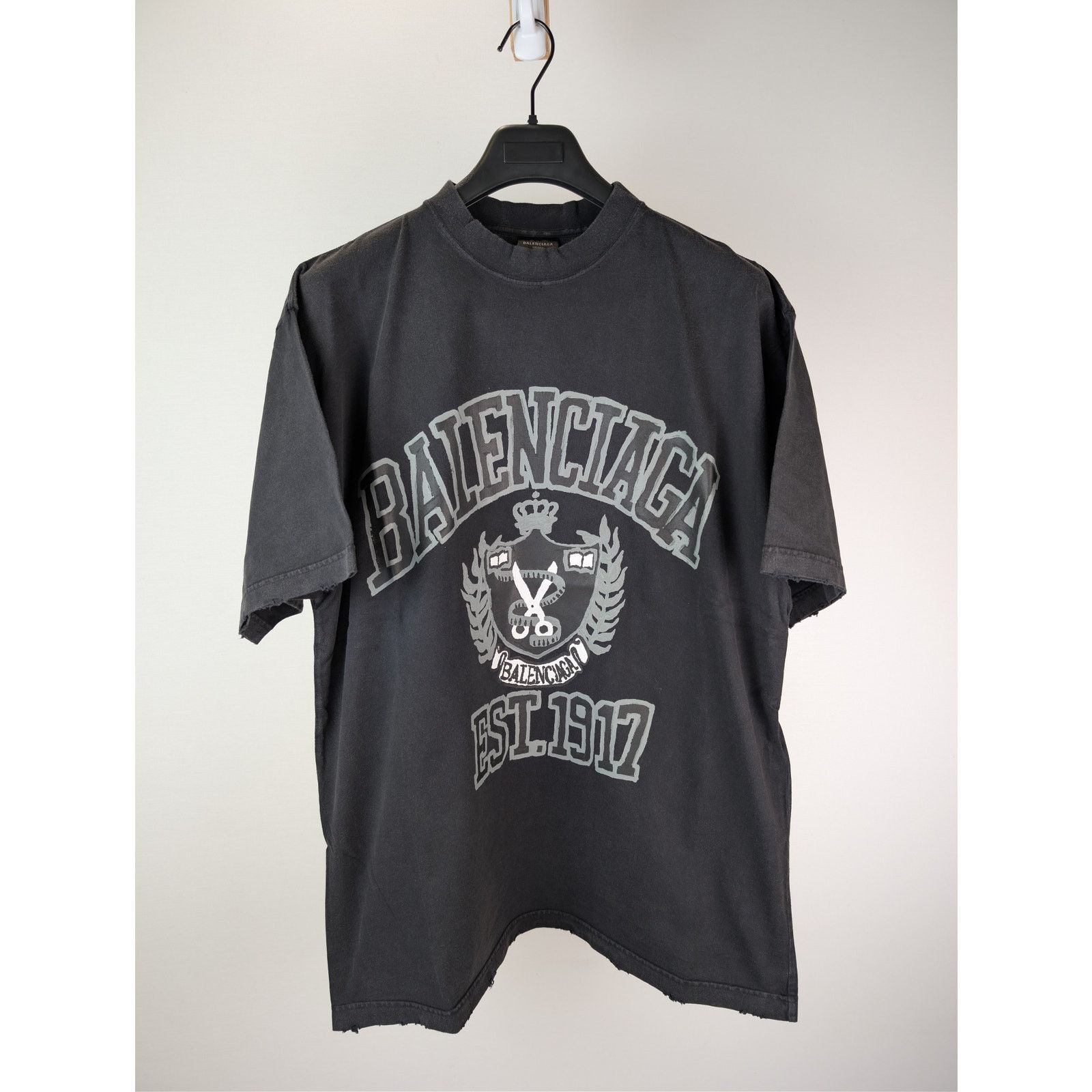 Balenciaga o1rshd1 Distressed DIY College Printed Cotton T-Shirt Black Size US S / EU 44-46 / 1 - 9 Thumbnail