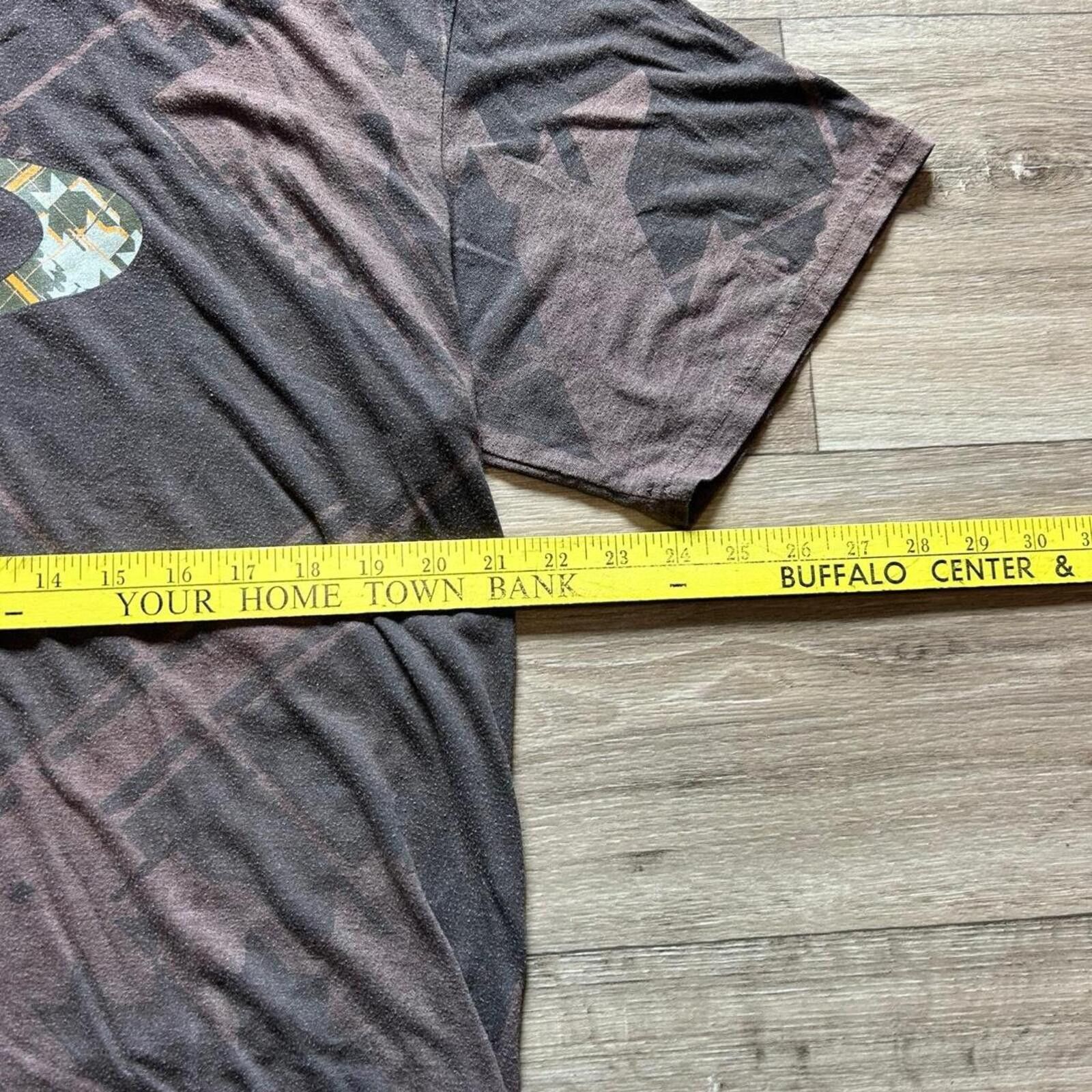 Oakley Vintage y2k Oakley Brown Graphic t shirt size L Size US L / EU 52-54 / 3 - 5 Thumbnail
