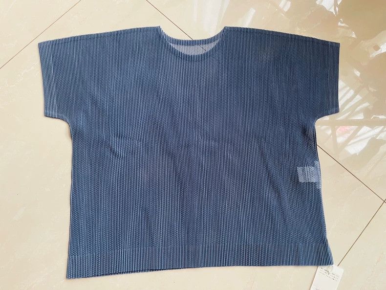 Other Issey Miyake/三宅一生 size:3 Blue pleated short sleeves Size M / US 6-8 / IT 42-44 - 1 Thumbnail