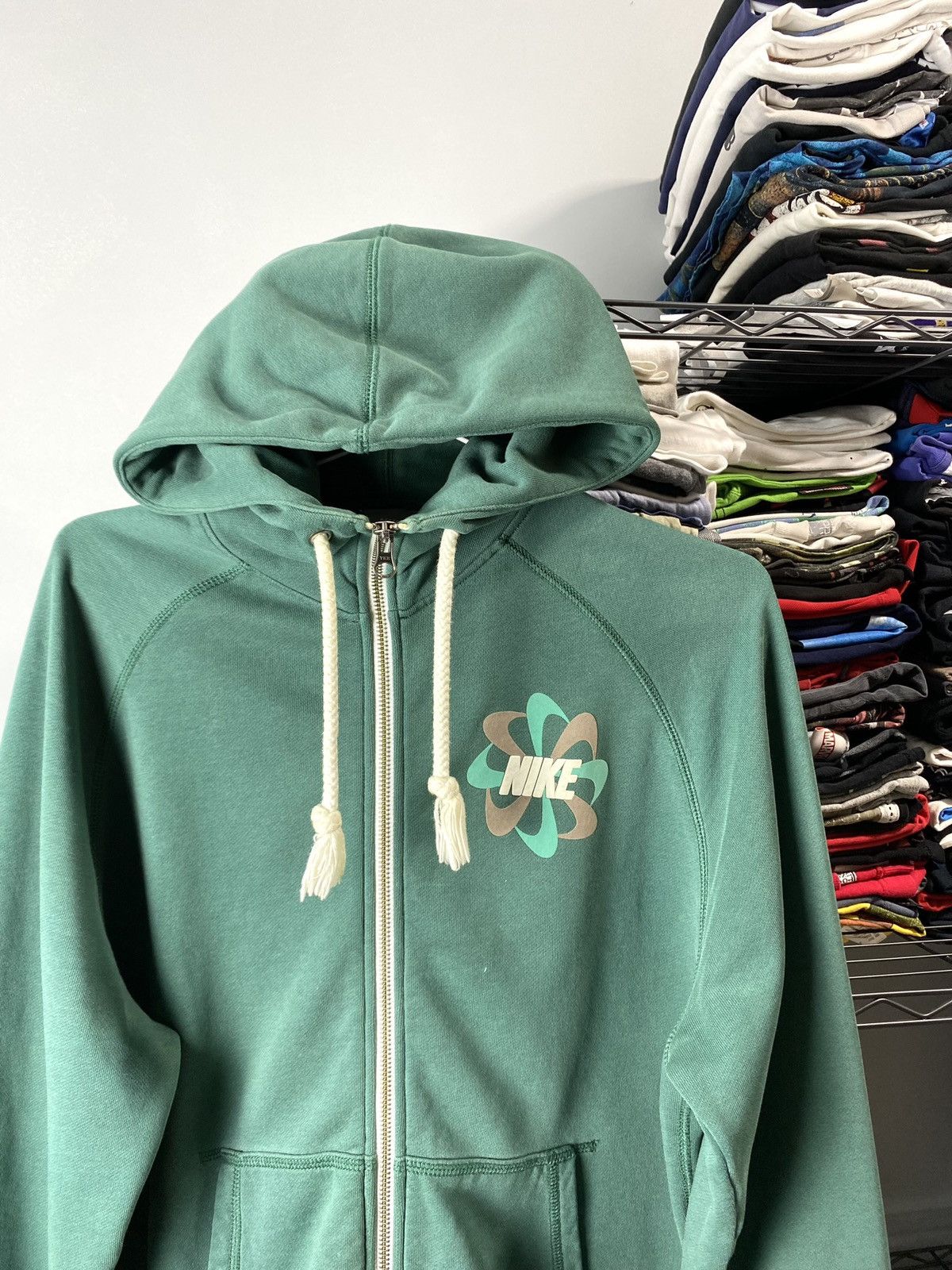 Nike circle logo hoodie sale