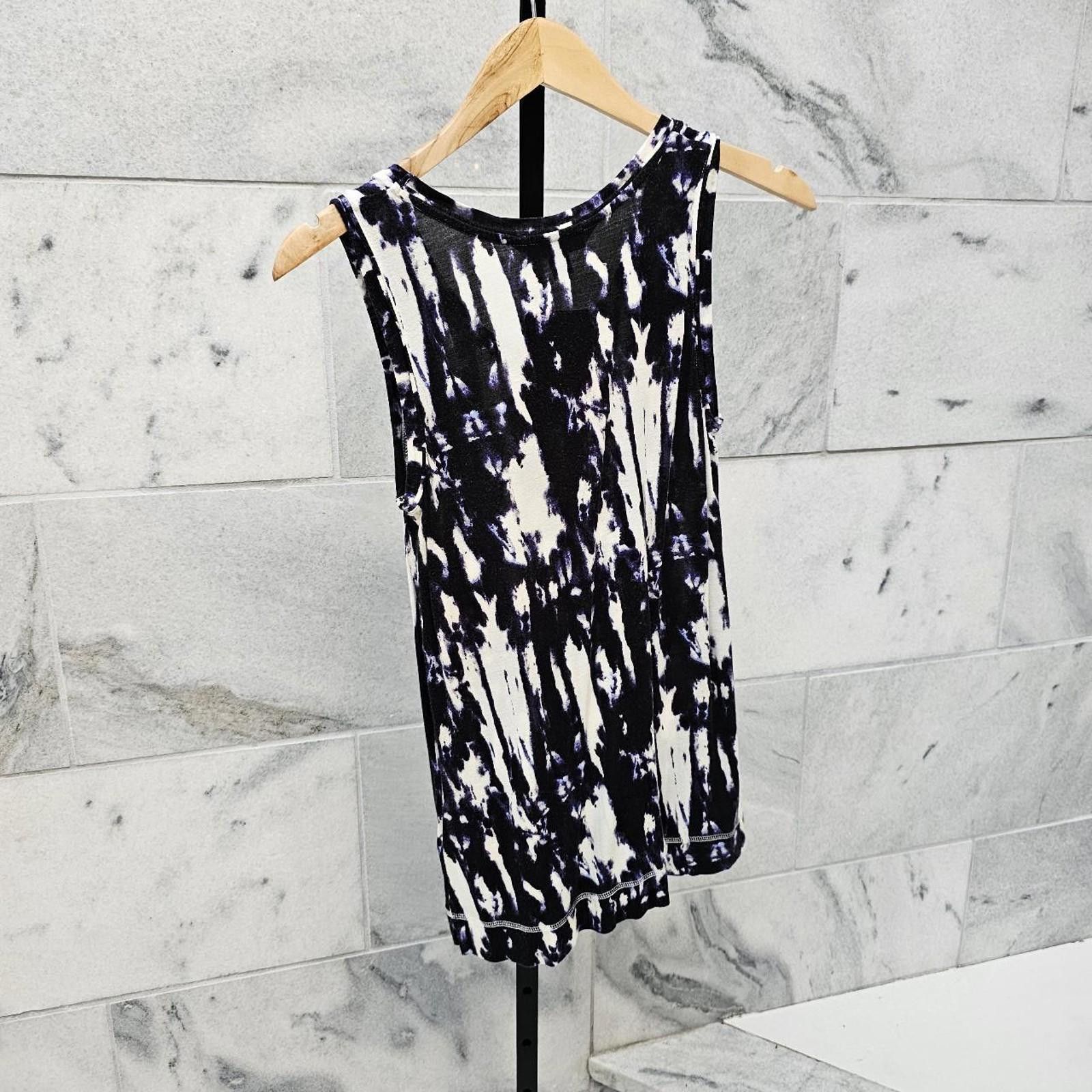 Designer Vera Wang Women's White and Navy Tie-Dye XS Sleeveless Shirt Size XS / US 0-2 / IT 36-38 - 3 Thumbnail