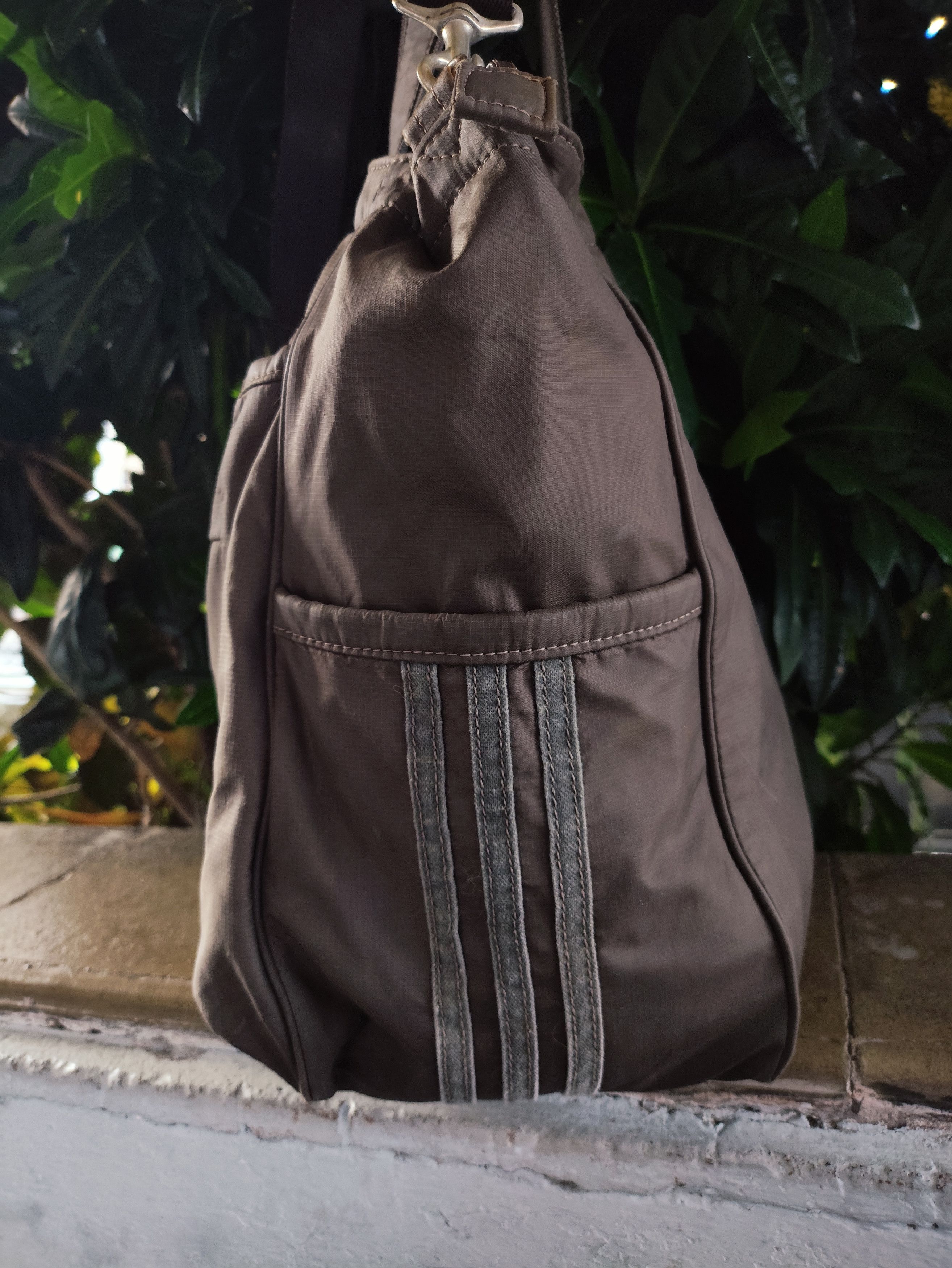 Adidas Adidas Stripe Bordir Two Way Bag Japan Size ONE SIZE - 6 Thumbnail