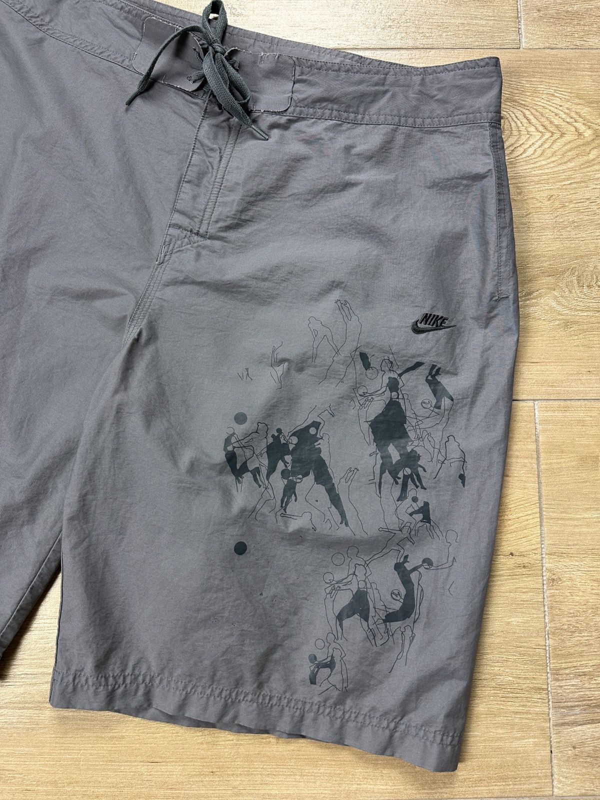 Nike × Vintage Vintage Y2K Nike Nylon Printed Shorts Size US 34 / EU 50 - 2 Thumbnail