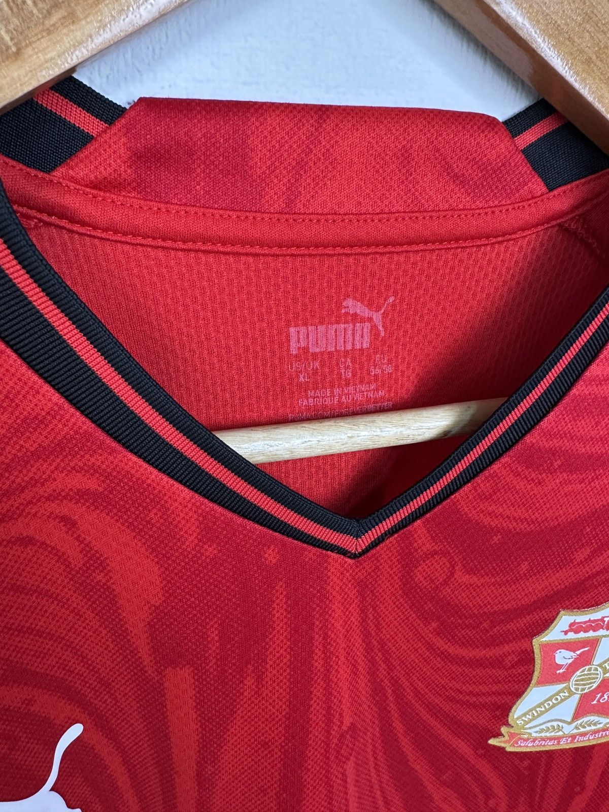 Puma SWINDON TOWN 22/23 PUMA Home Football Shirt Soccer Jersey XL Size US XL / EU 56 / 4 - 6 Thumbnail