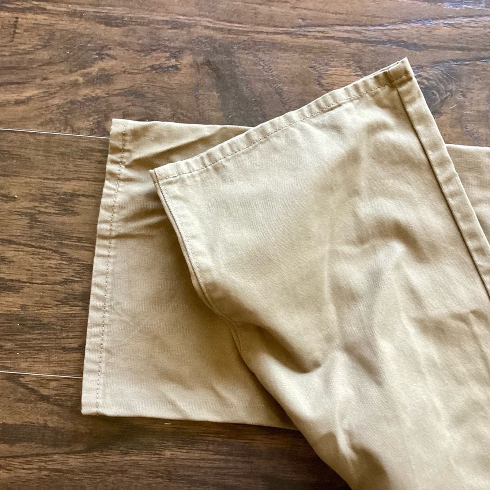 Old Navy Old Navy Khaki Pants, 38x32 Size US 38 / EU 54 - 7 Thumbnail