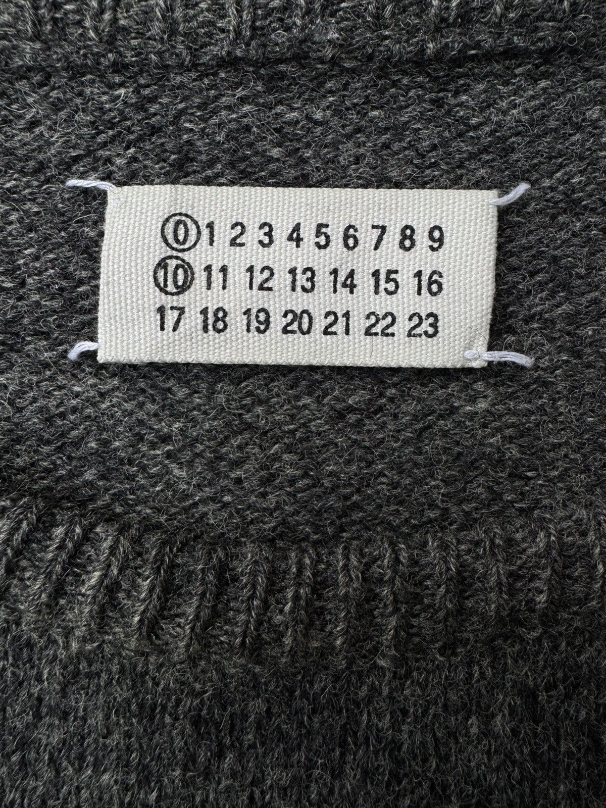 Maison Margiela Maison Martin Margiela AW04 Artisanal Docked Vest Sweater Size US L / EU 52-54 / 3 - 11 Thumbnail