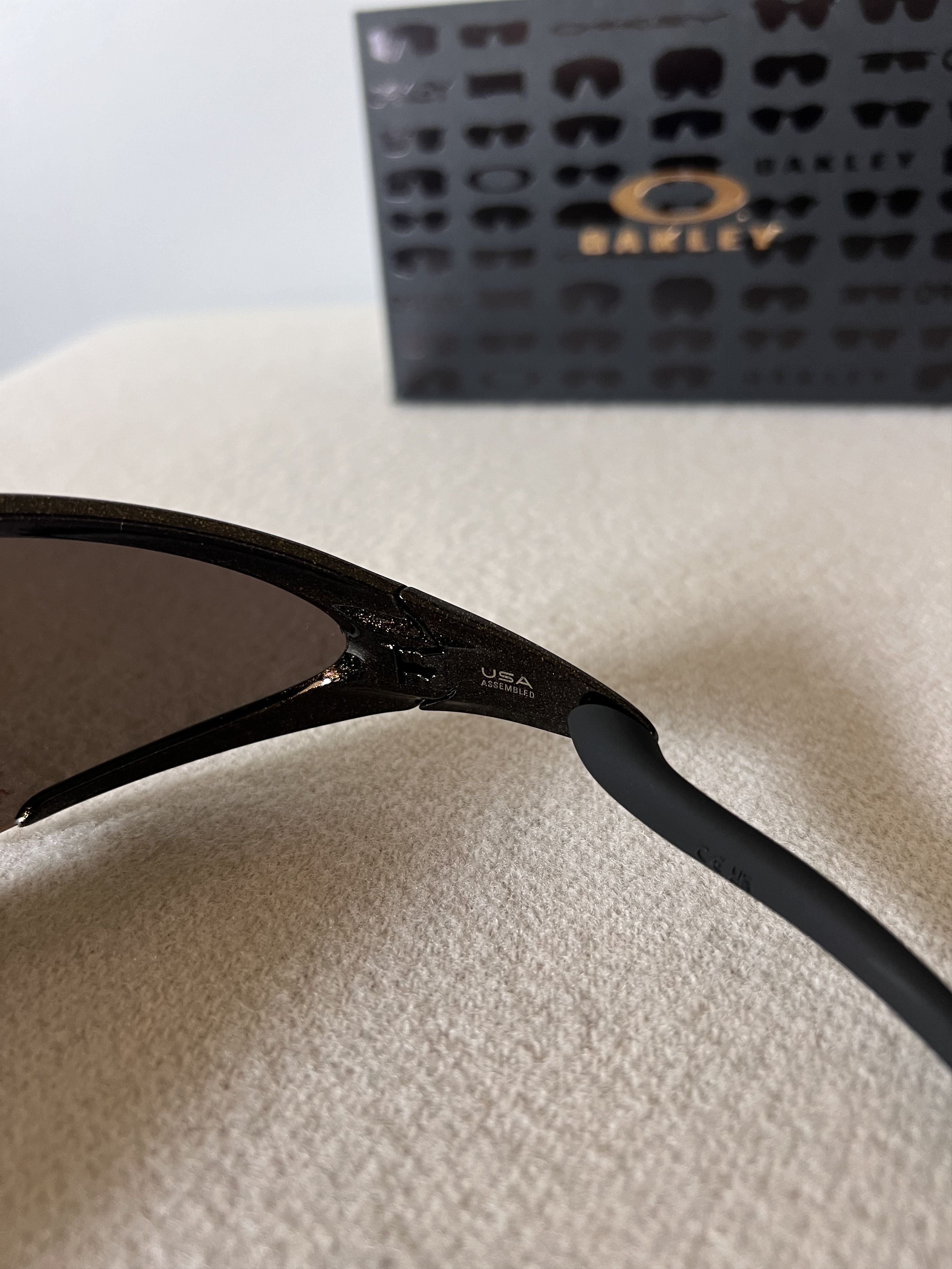 Oakley Oakley Ellipse Midas Fleck Sunglasses in Black Gold Size ONE SIZE - 6 Thumbnail