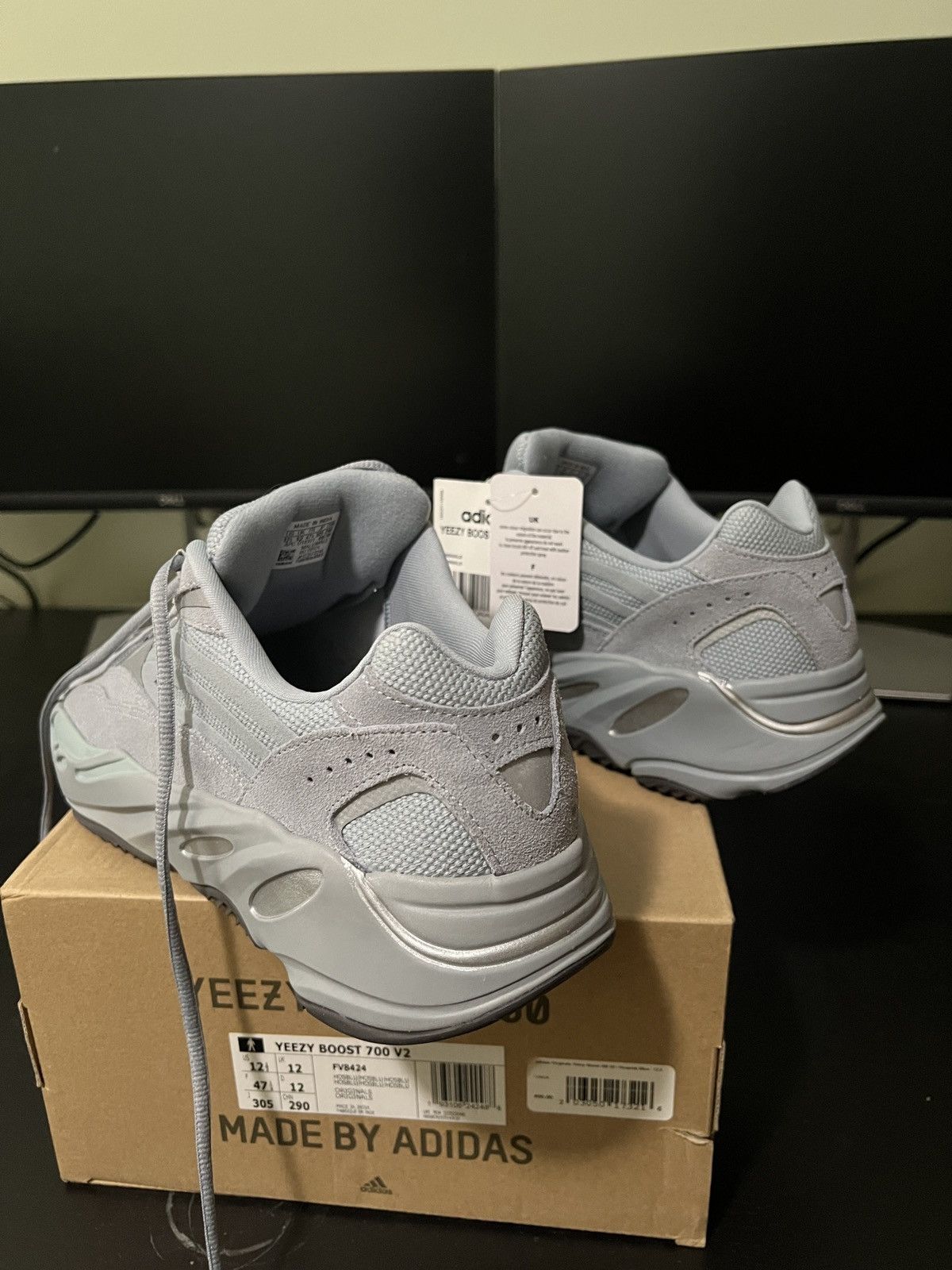 Yeezy Adidas Yeezy Boost 700 V2 Hospital Blue Size US 12.5 / EU 45-46 - 8 Thumbnail