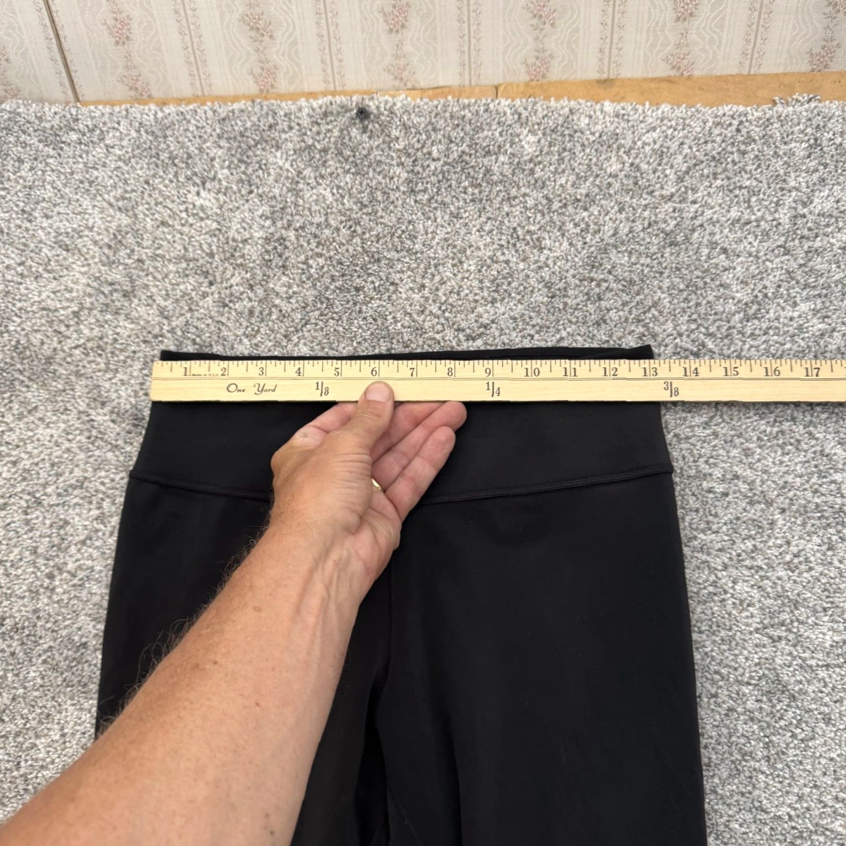 Nike Nike Womens Pants XS Black High Rise Cropped Capri Leggings Swoosh Yoga Running Gym Size 26" / US 2 / IT 38 - 2 Thumbnail