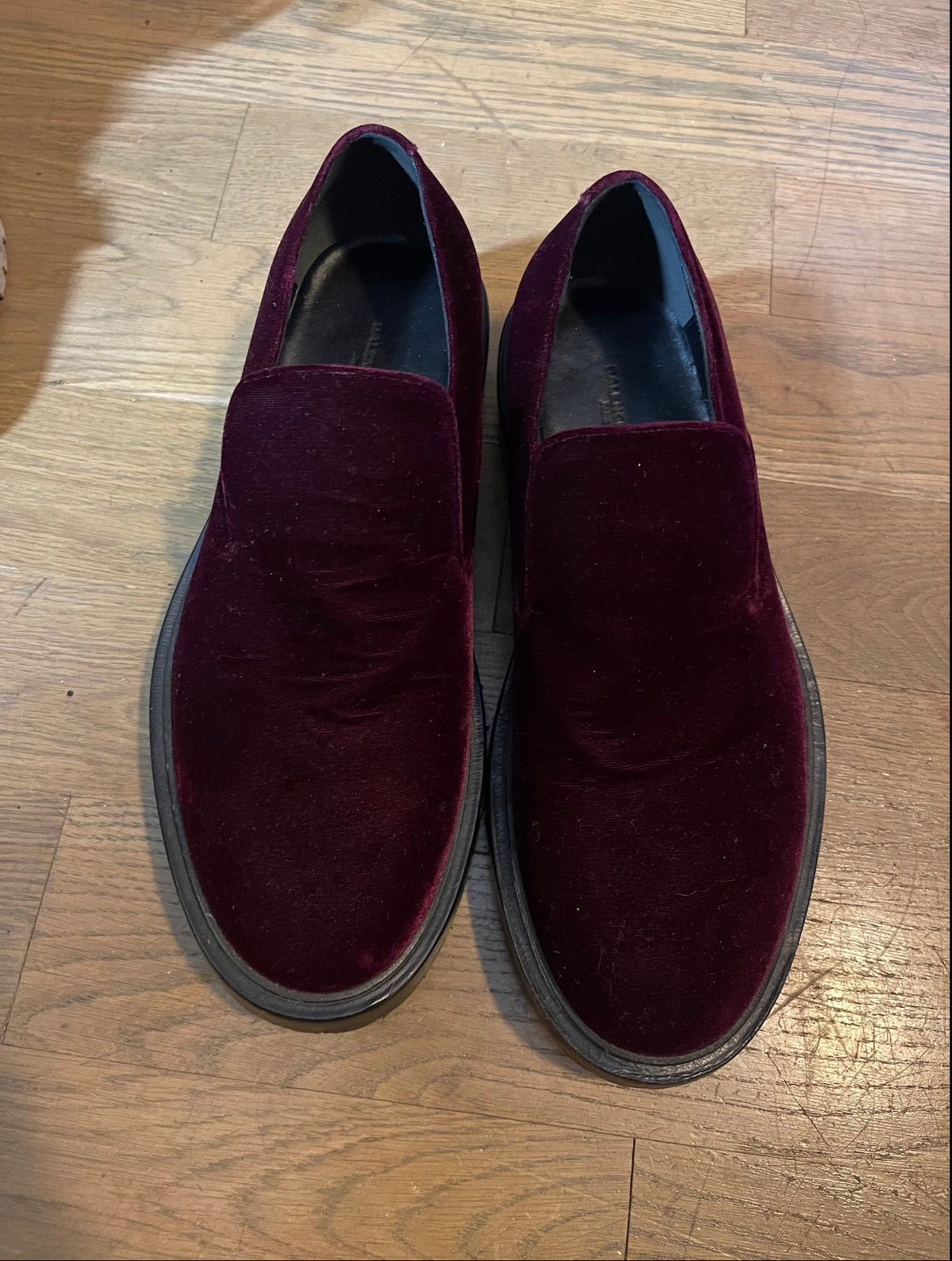 Balenciaga Balenciaga 17ss red velvet slip on loafers Size US 7 / EU 40 - 1 Thumbnail