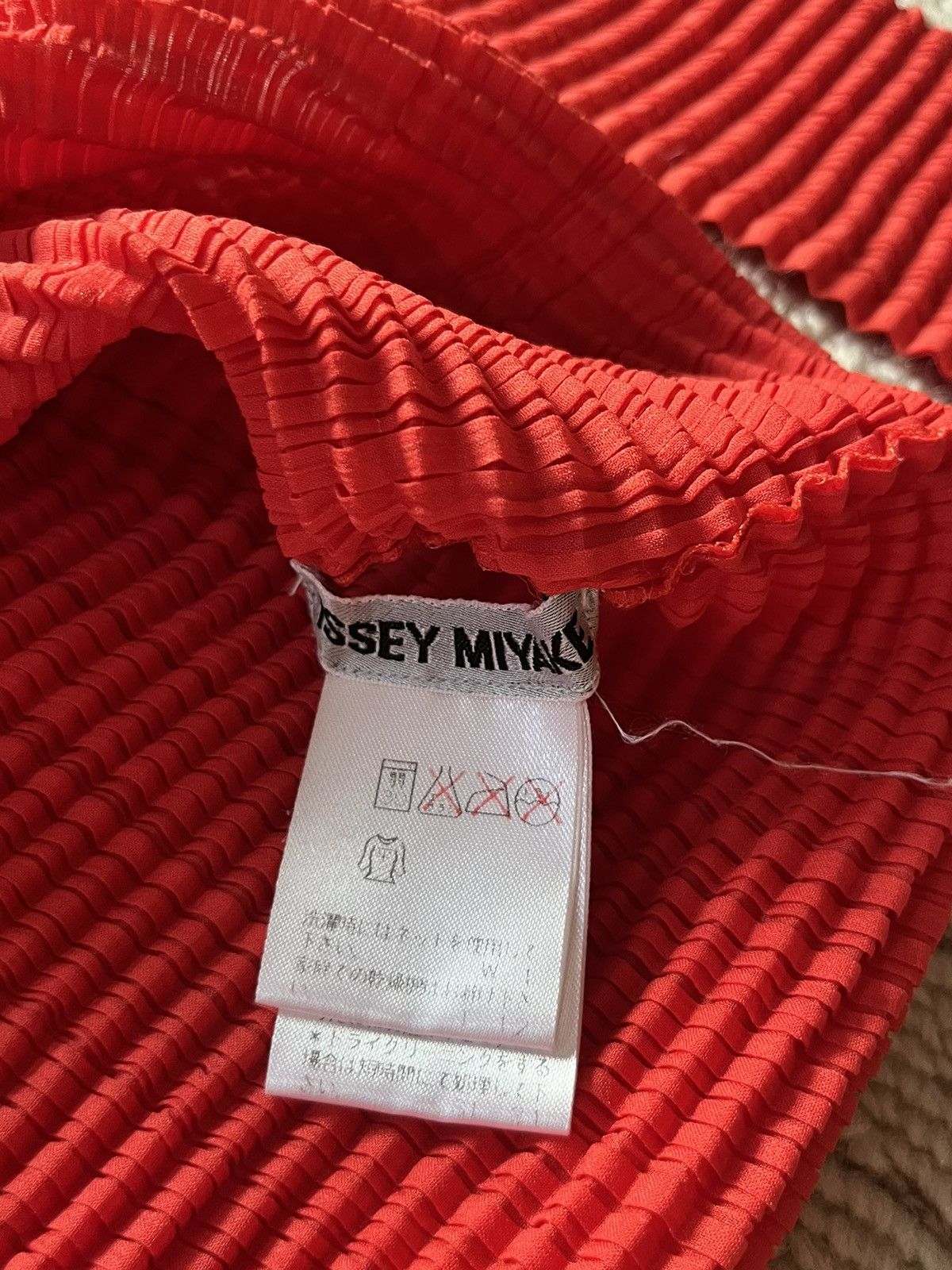 Issey Miyake Issey Miyake pleats please red long sleeve top Size M / US 6-8 / IT 42-44 - 3 Thumbnail