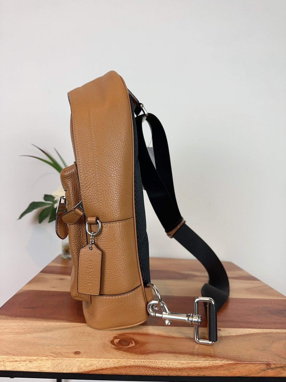 Coach NWT Coach Leather West Pack Size ONE SIZE - 8 Thumbnail