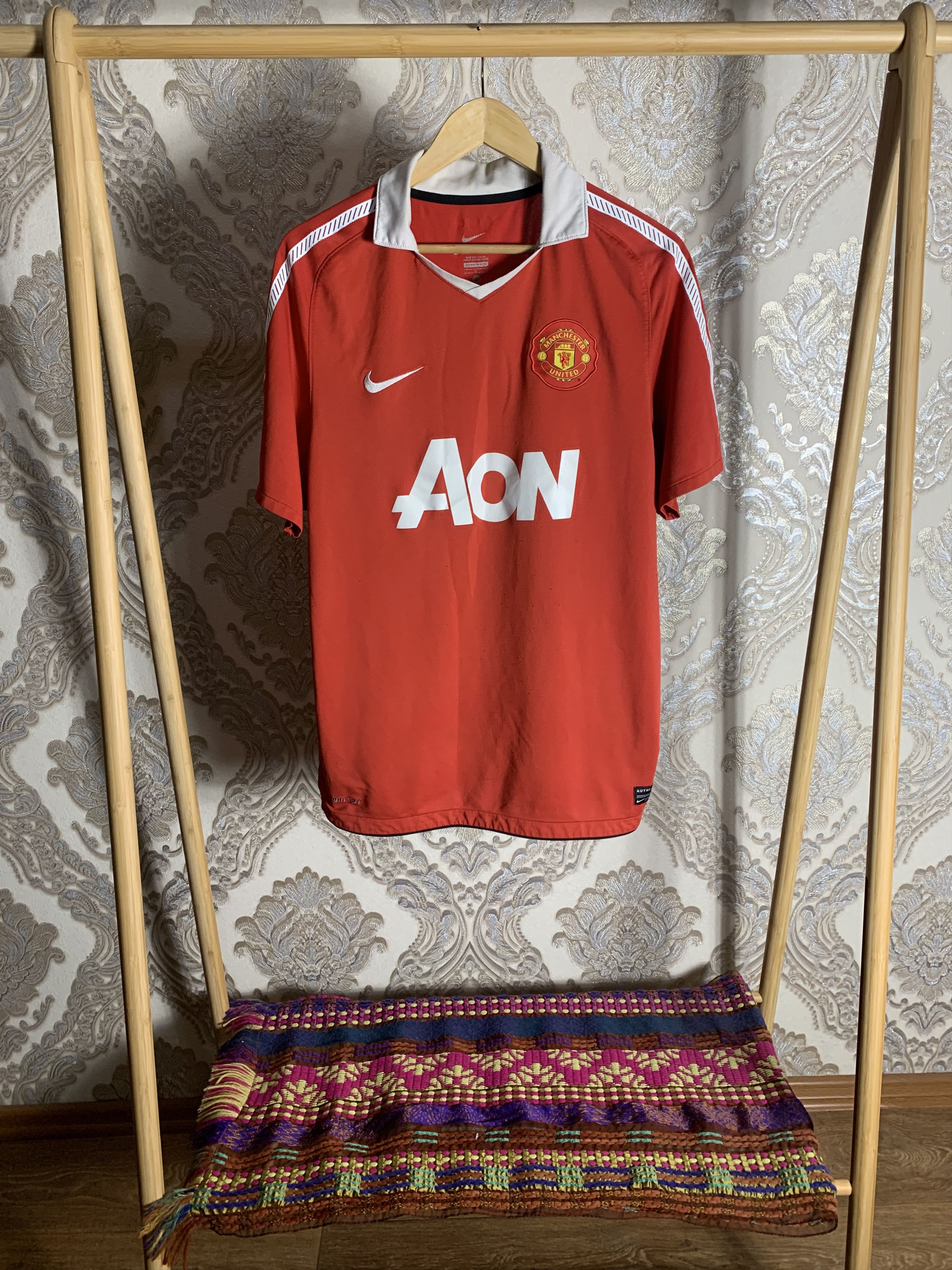 Vintage Nike Fc Manchester United England Soccer Jersey Y2K in Red, Men’s