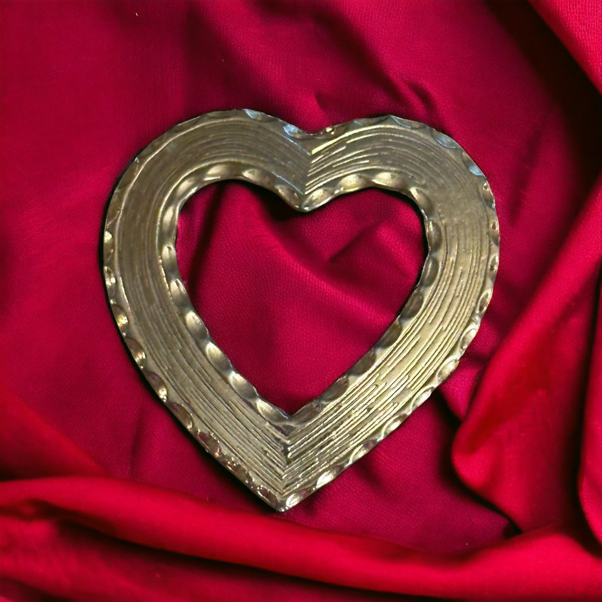 Vintage Vintage gold tone open heart brooch Size ONE SIZE - 1 Thumbnail
