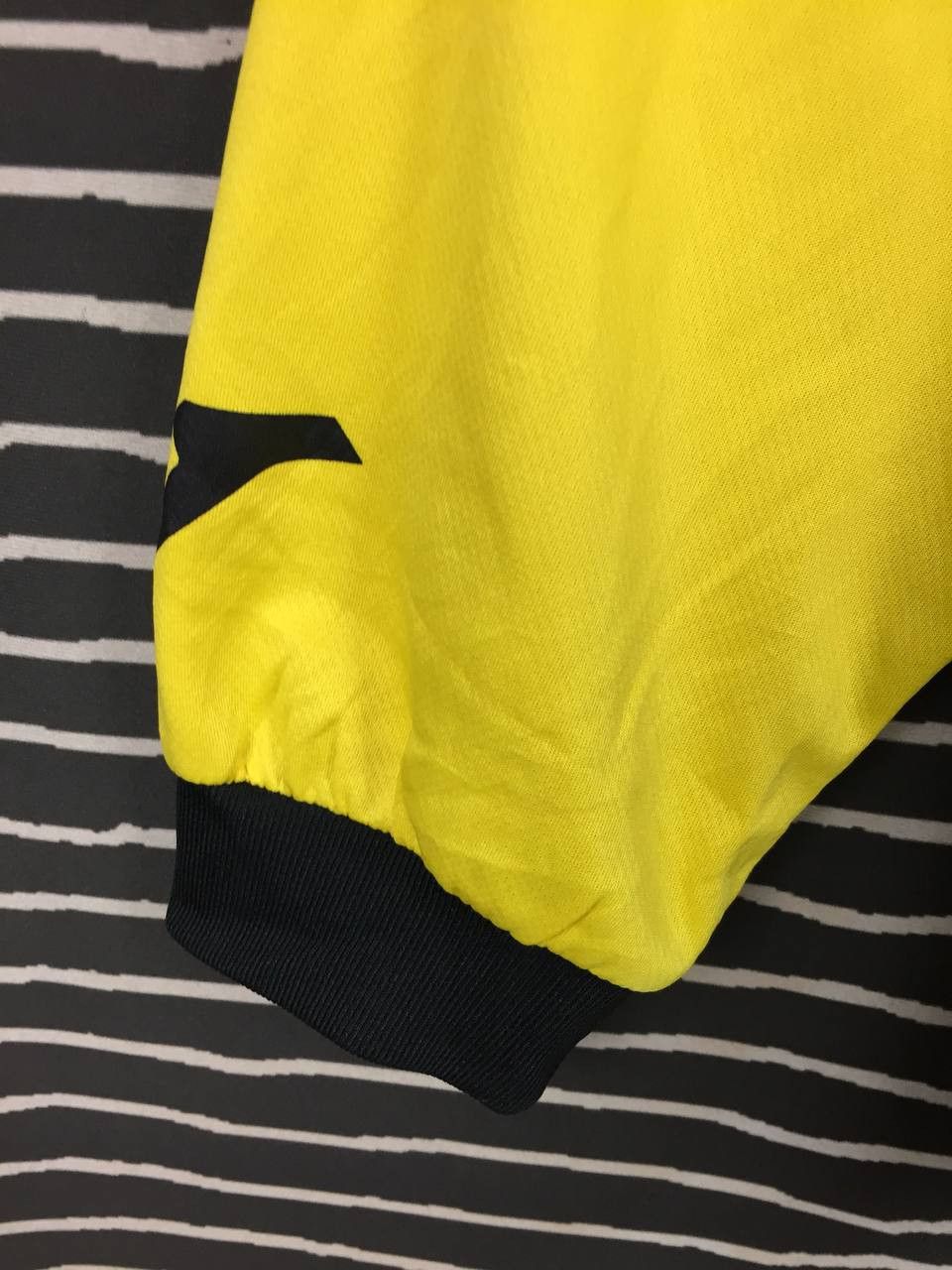 Joma Joma Alta Tecnología Deportiva Colorblock Tech Jersey Size US L / EU 52-54 / 3 - 8 Thumbnail