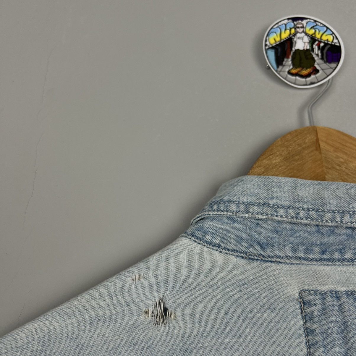 Levi's × Levi's Vintage Clothing × Vintage Levi’s vintage workwear distressed denim blue heavy shirt Size US L / EU 52-54 / 3 - 9 Thumbnail