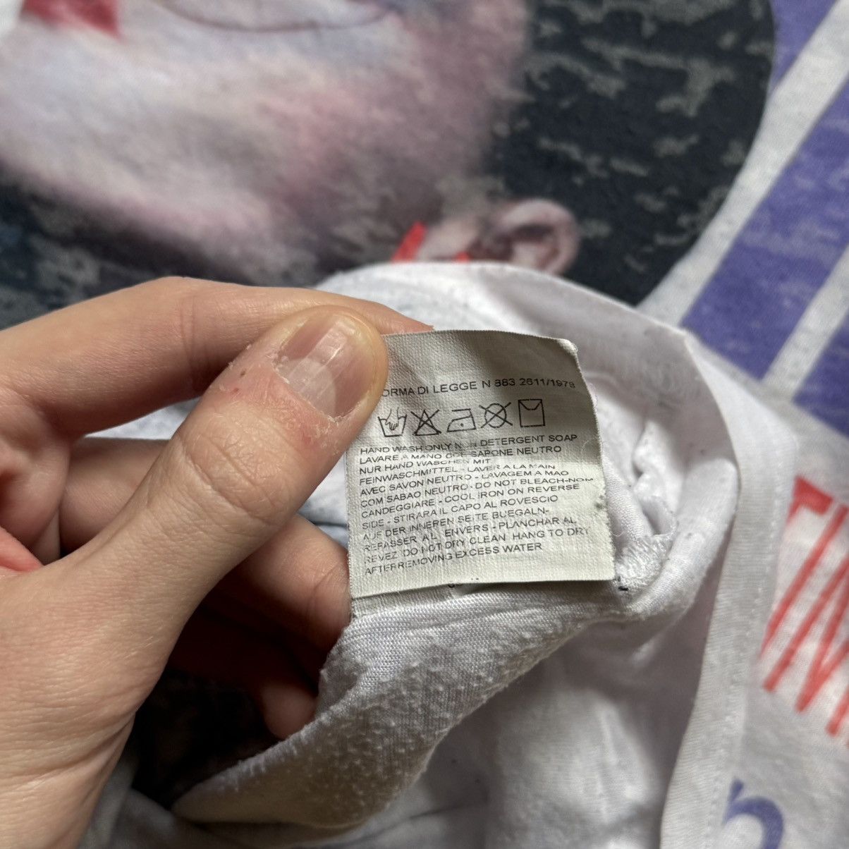 Moschino 📌 Vintage Moschino Jeans Y2K Newspaper Graphic T-Shirt Size L / US 10 / IT 46 - 11 Thumbnail