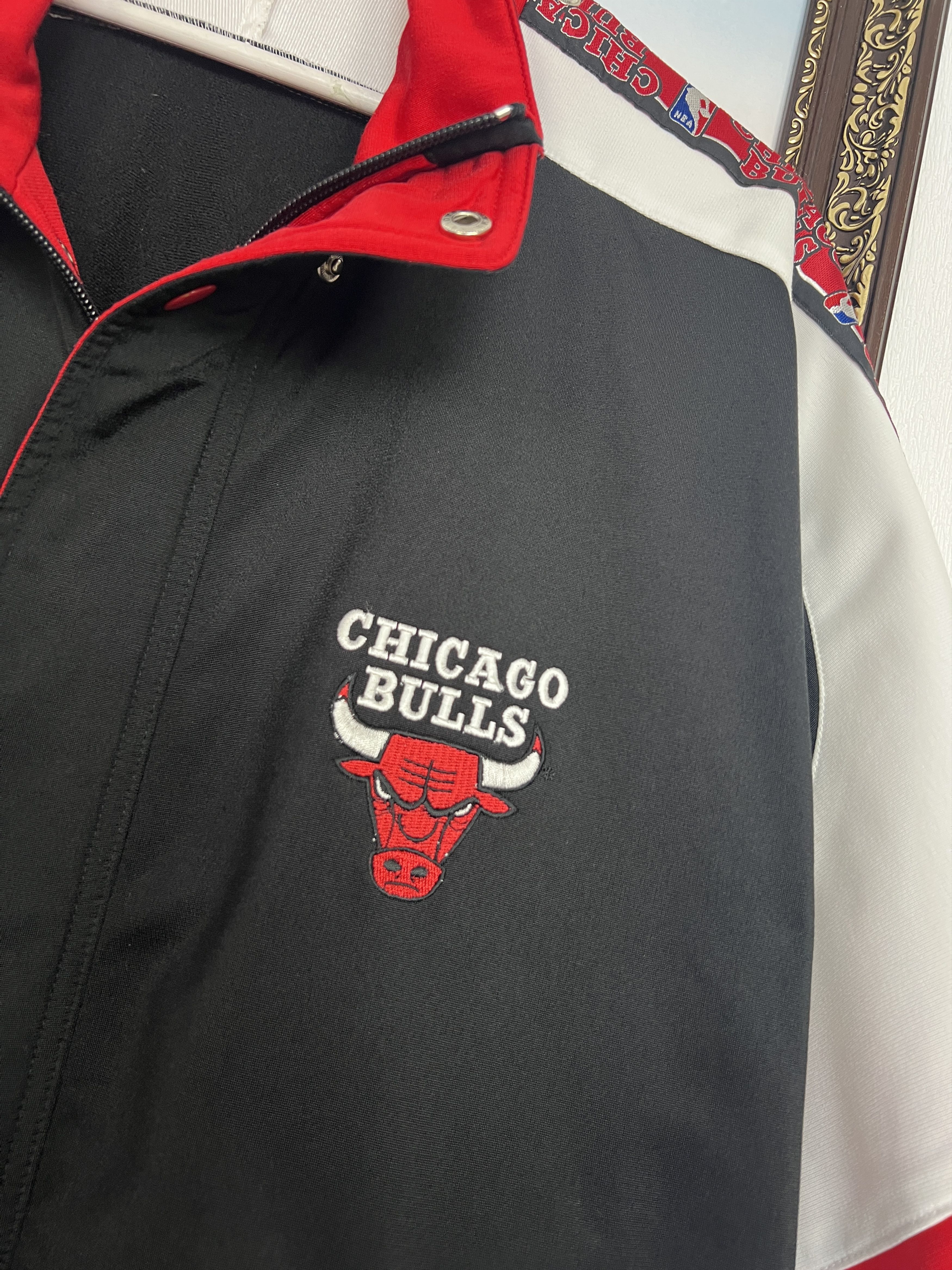 Champion Vintage 90's Champion Chicago Bulls Train Warm Up NBA Size US L / EU 52-54 / 3 - 3 Thumbnail